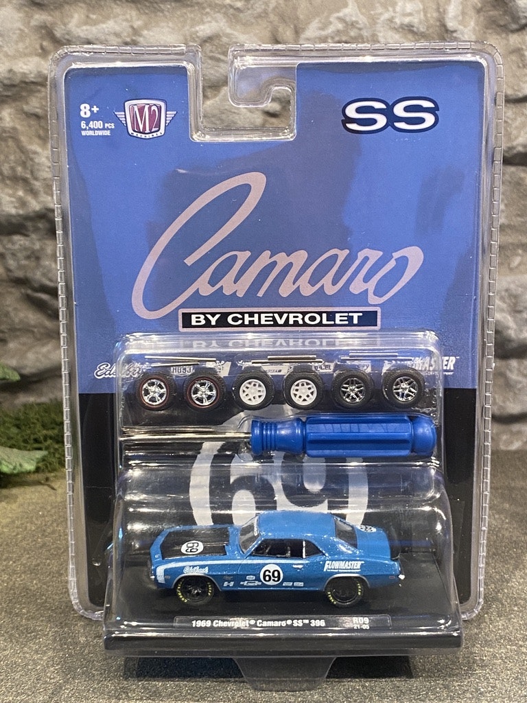 Skala 1/64 Chevrolet Camaro SS 396 69' med extra hjul & axlar fr M2