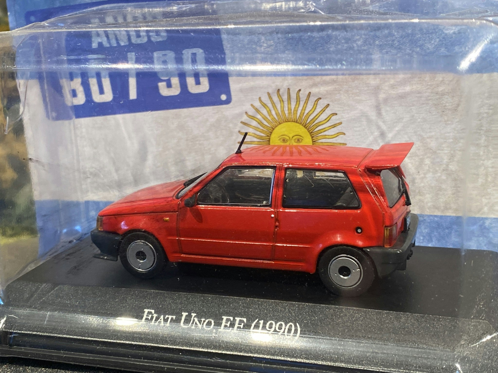 Skala 1/43: Fiat Uno EF 90' från Rubbo