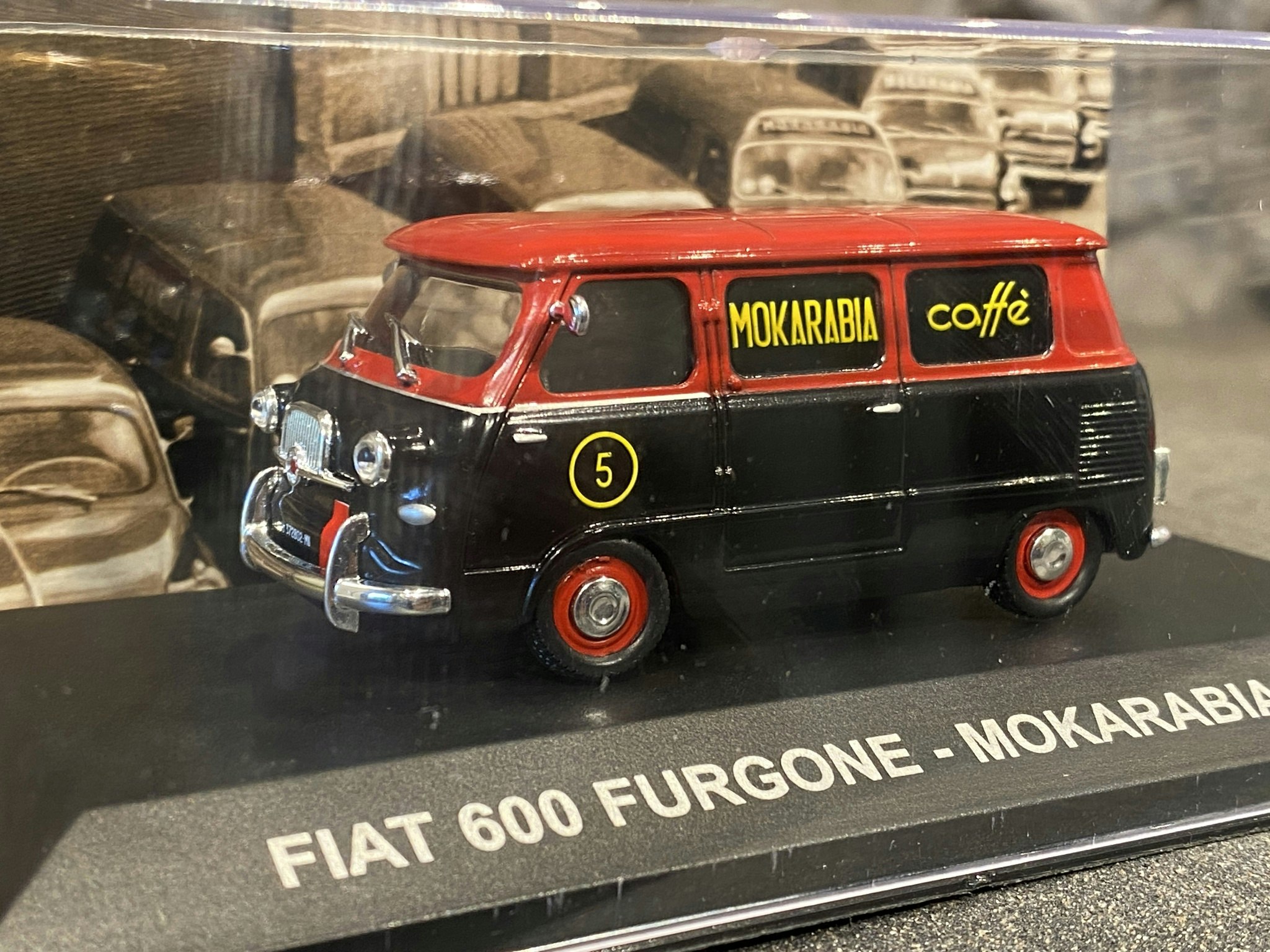Skala 1/43: Fiat 600 FURGONE 58' från Rubbo