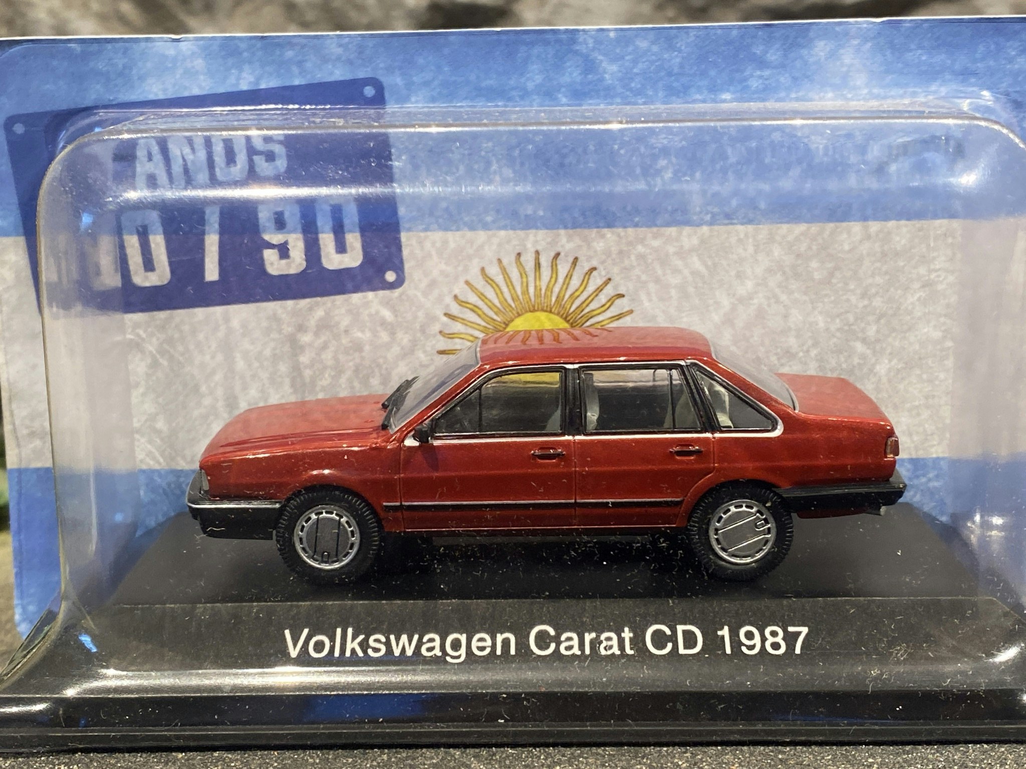 Skala 1/43: 1987 Volkswagen Carat CD Passat, red fr Editorial Salvat