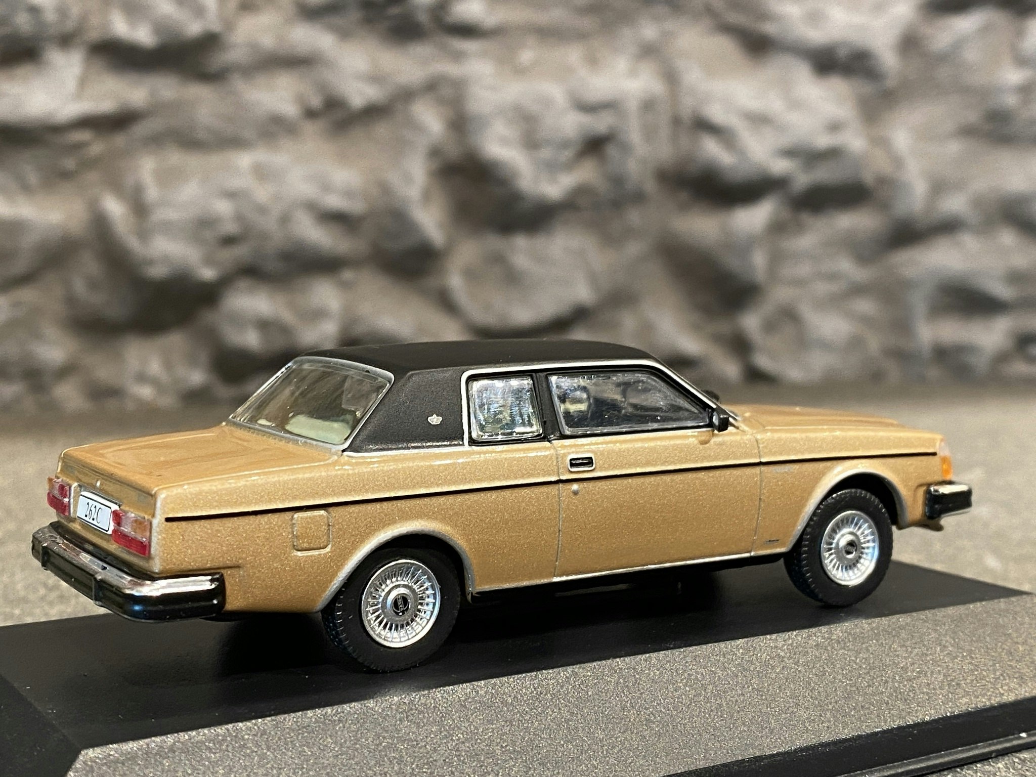 Skala 1/43 Volvo 262C Bertone fr Atlas Editions