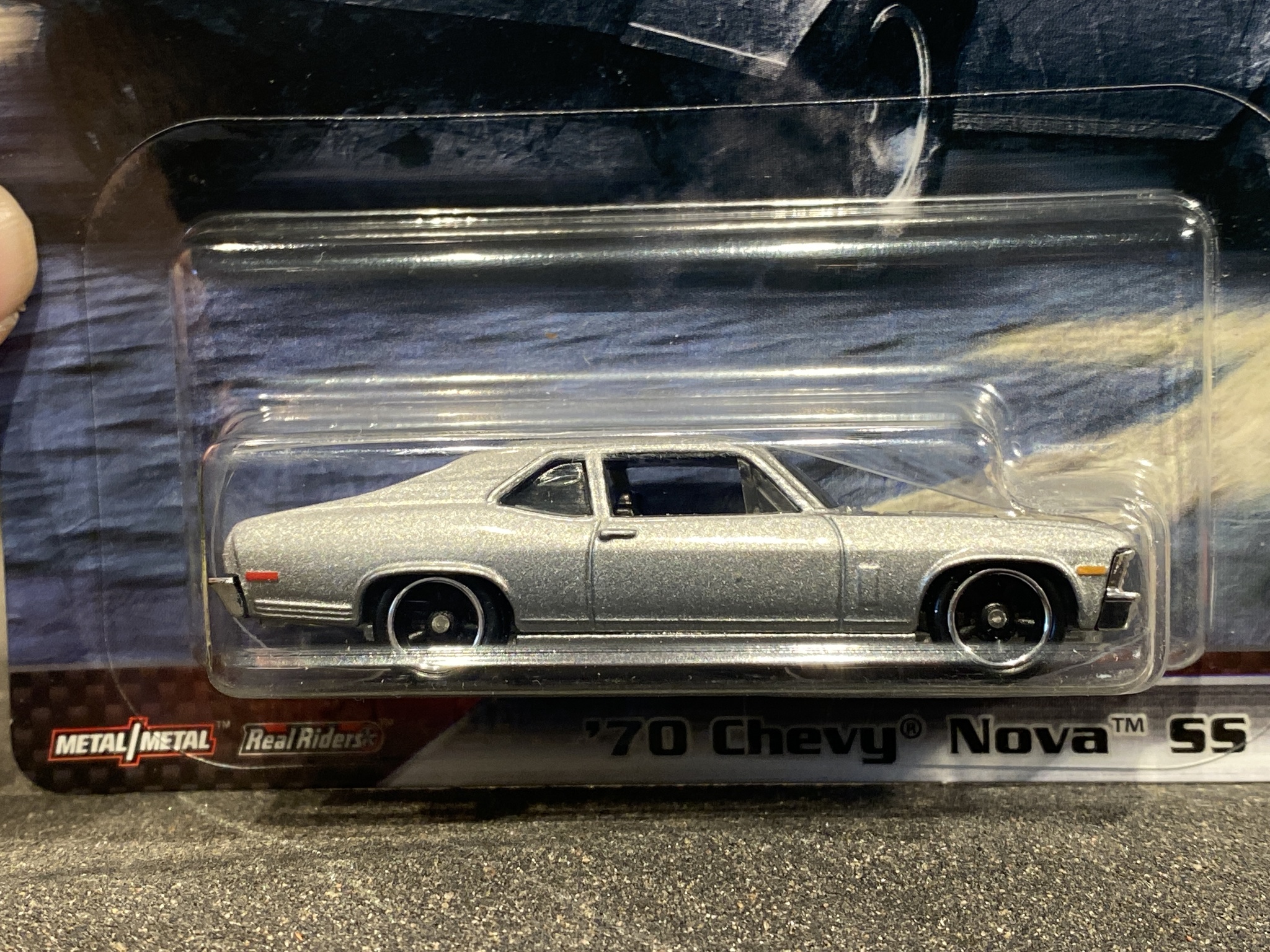 Skala 1/64 Hot Wheels Premium - Fast & Furious - Chevrolet Nova SS 70'