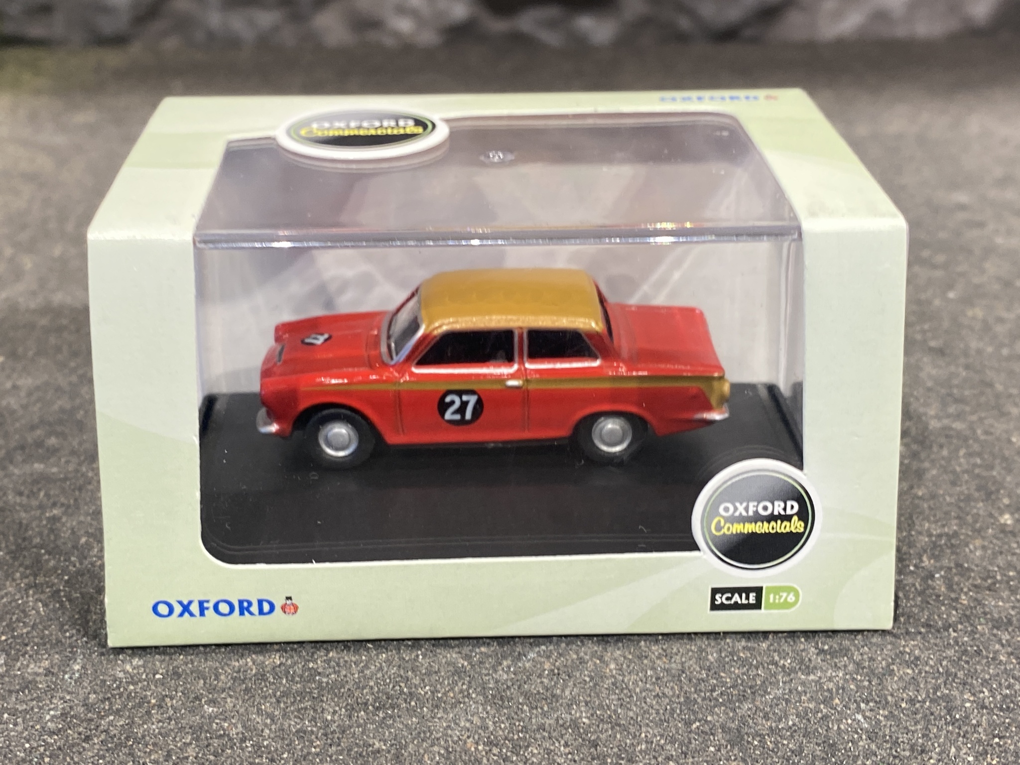 Skala 1/76 Ford Cortina Mk 1 från Oxford