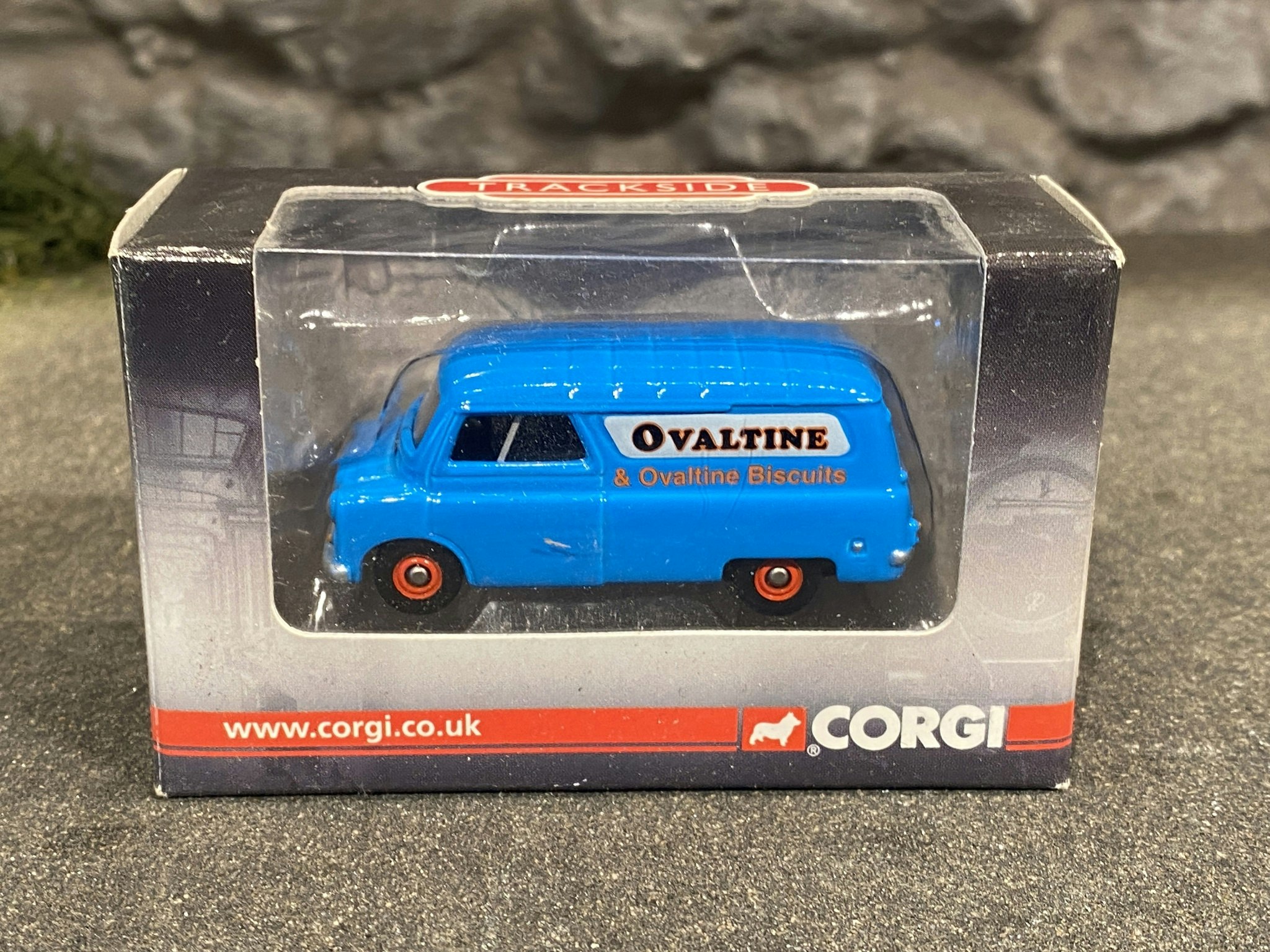 Skala 1/76 Bedford CA Van "Ovaltine" från Corgi