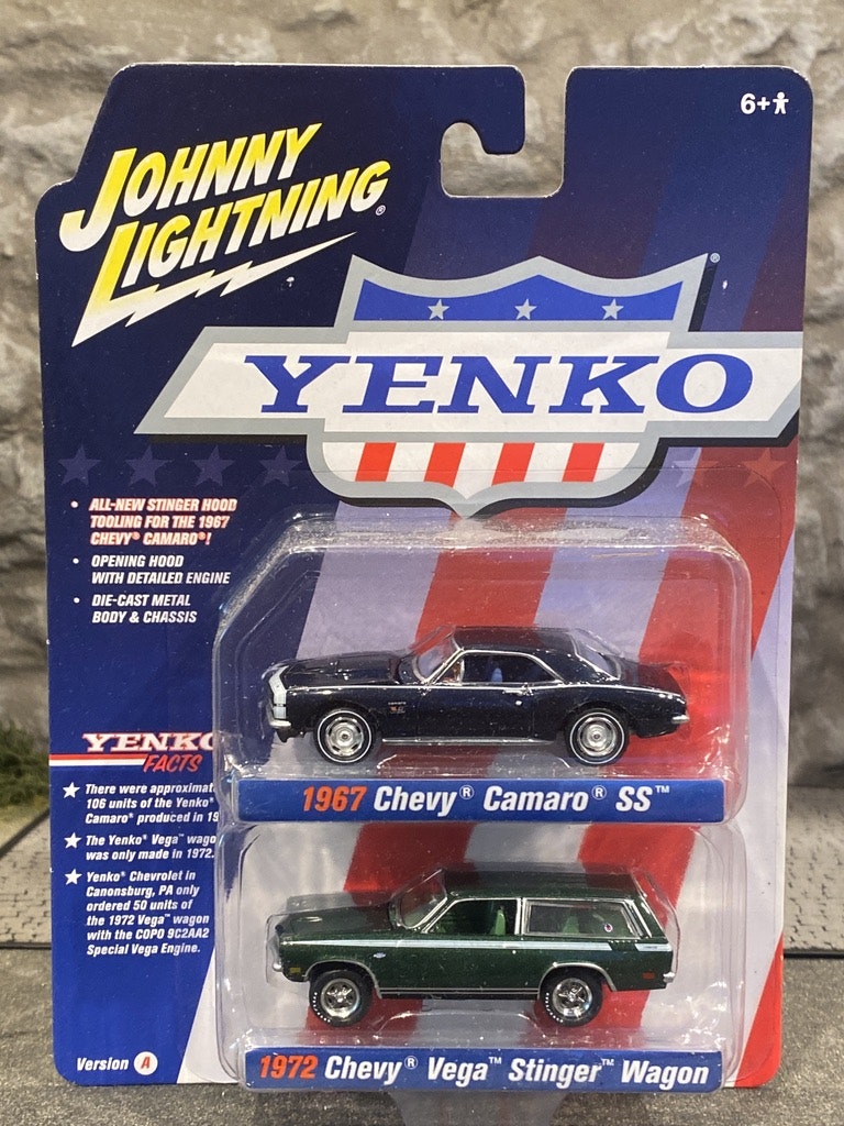 Skala 1/64 2-pack Chevy Vega Stinger 72  & Camaro SS 67 YENKO fr Johnny Lightning