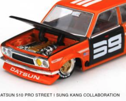 Skala 1/64 -  Datsun 510 Pro Street SK510 Orange Kaido House (KHMG004) fr MINI GT