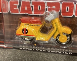 Skala 1/64 Hot Wheels PREMIUM: Deadpool Scooter