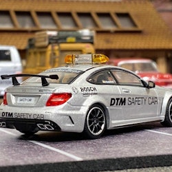 Skala 1/64 Mercedes-Benz C63 AMG Coupé DTM Safety Car f TARMAC works