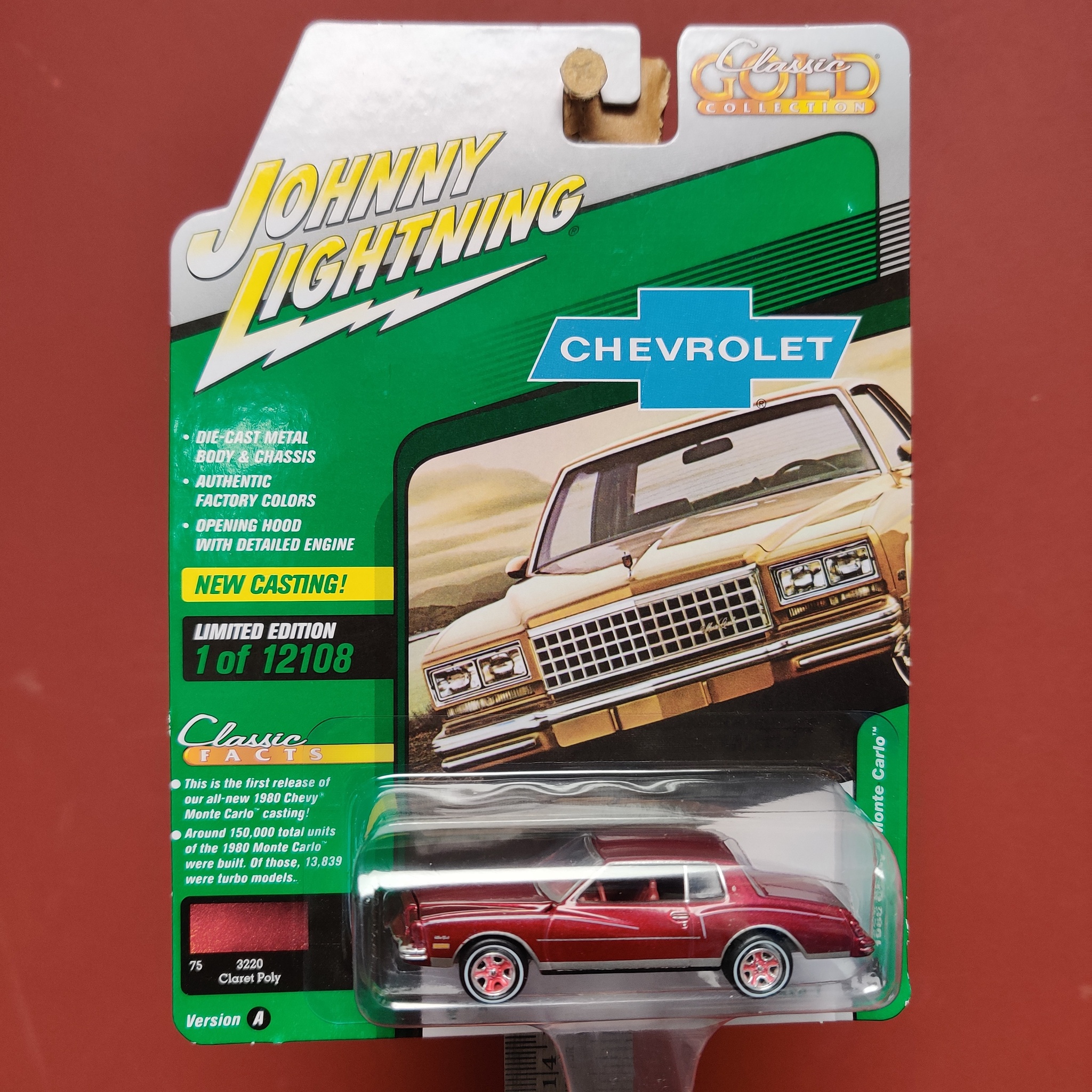Skala 1/64 - Chevy Monte Carlo 80' Rel.1 ver.A från Johnny Lightning