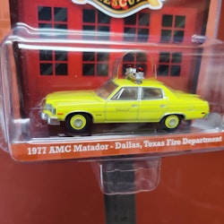 Skala 1/64 AMC Matador 77' "Dallas, Texas Fire Dep 5901" från Greenlight