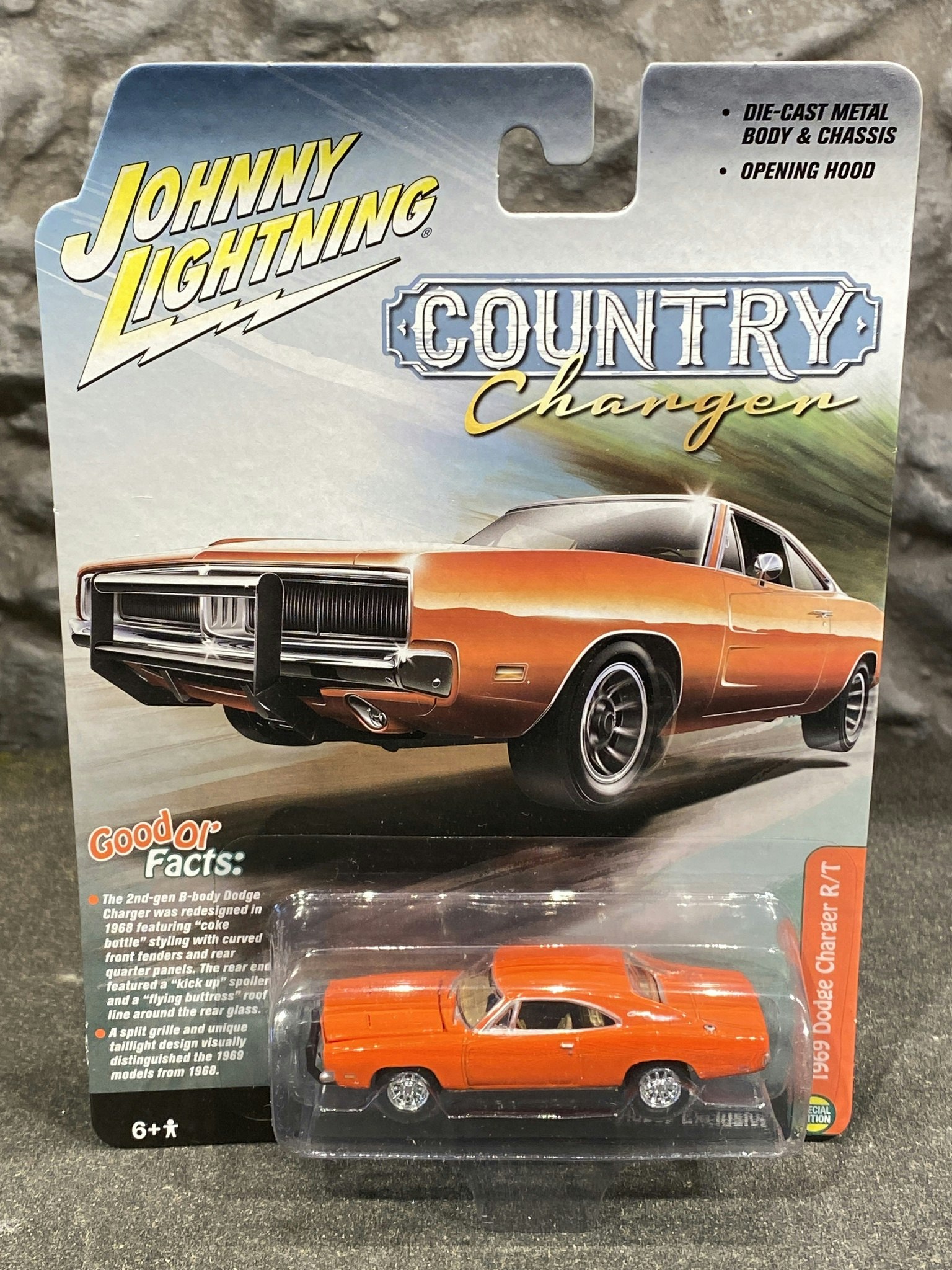 Skala 1/64 Dodge Charger R/T 69' f Johnny Lightning / Hobby Exclusive