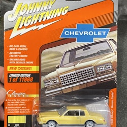 Skala 1/64 Chevy Monte Carlo 80' f Johnny Lightning