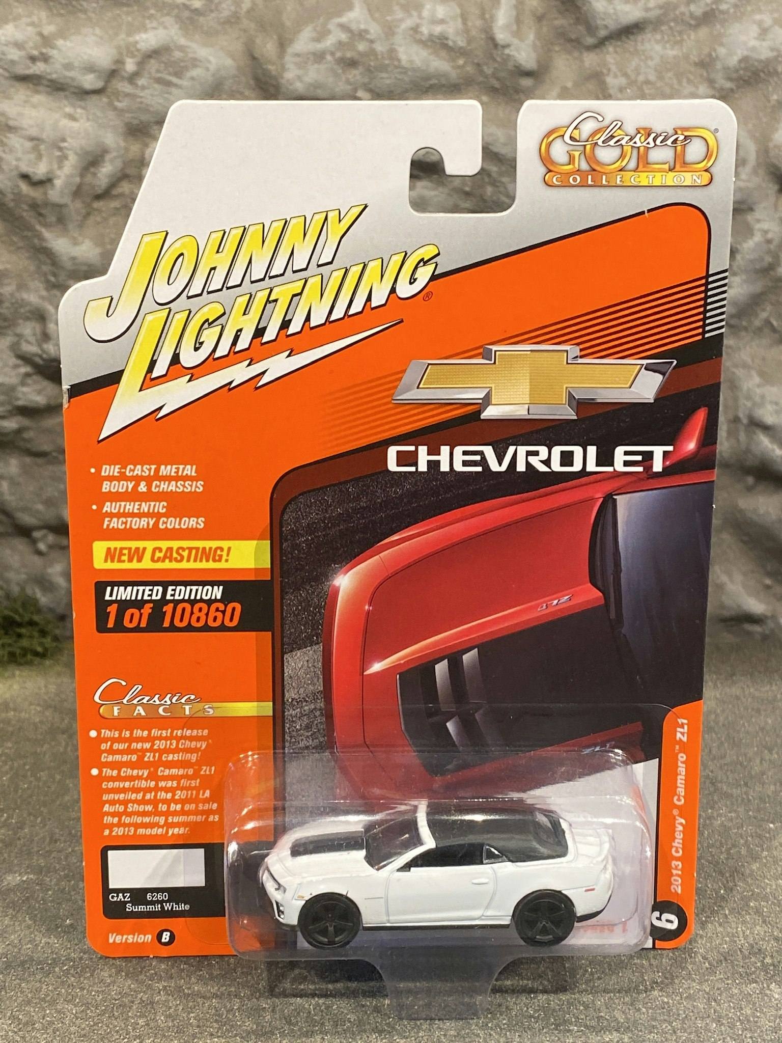 Skala 1/64 Chevrolet Camaro ZL1 2013' vit f Johnny Lightning