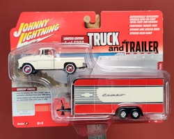 Skala 1/64 Chevrolet Cameo 55' med stängd trailer "Truck & Trailer" från Johnny Lighting