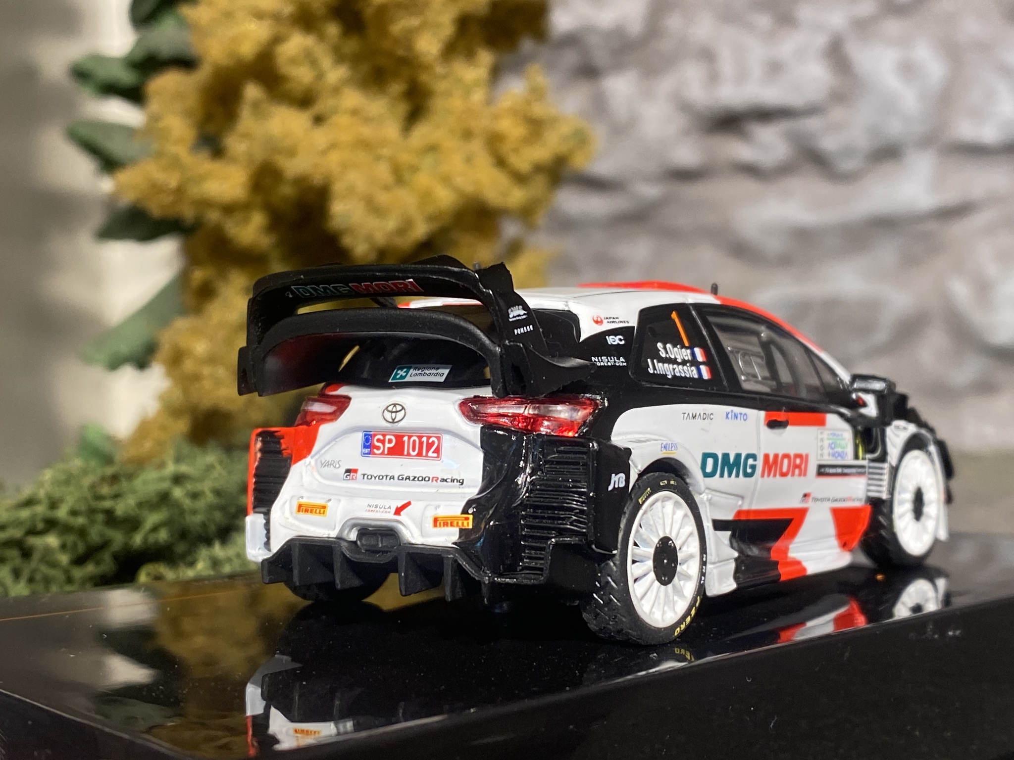 Skala 1/43 TOYOTA YARIS WRC #1 S.OGIER - J.INGRASSIA - 2021 fr IXO Models