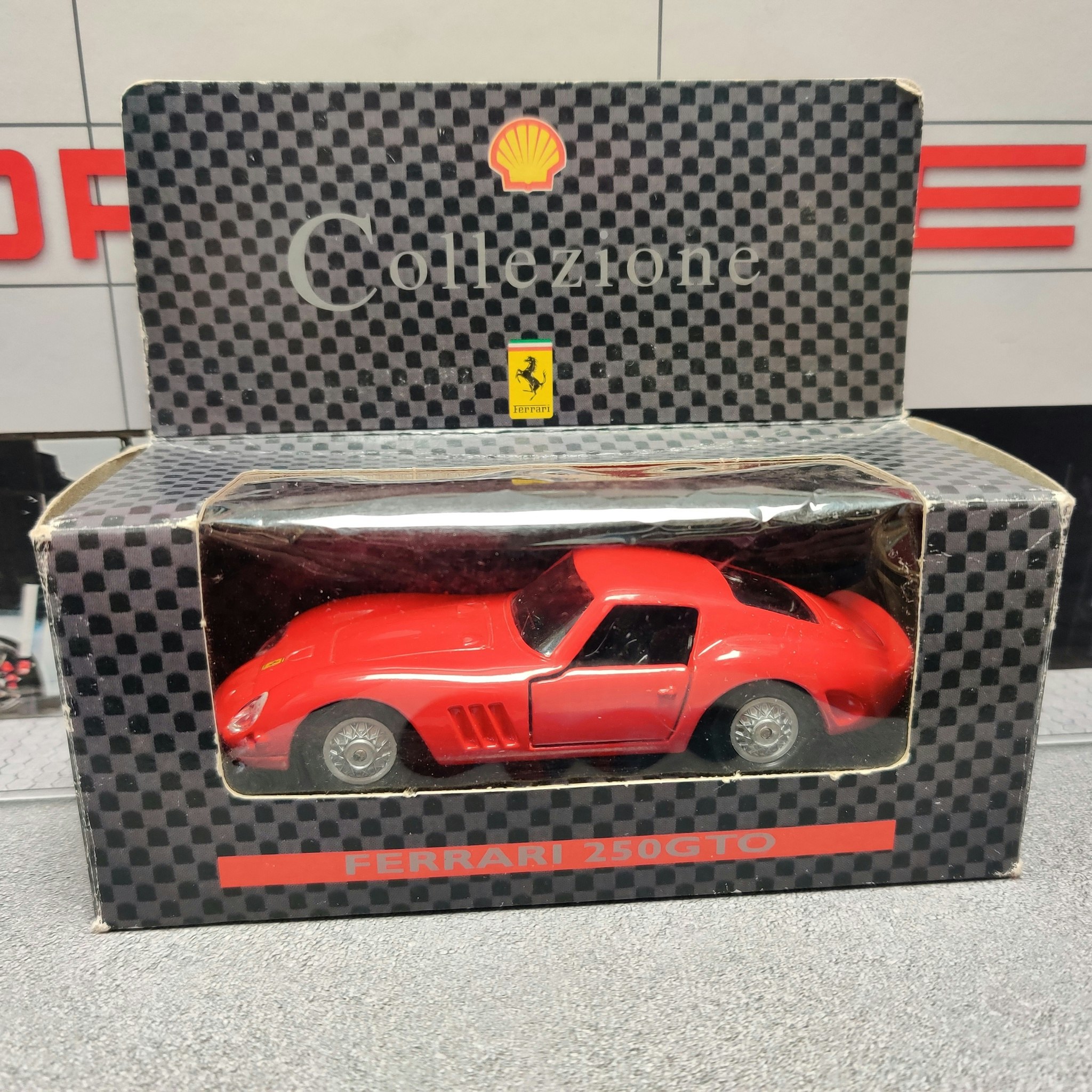 Skala 1/43 SHELL, Ferrari 250 GTO från Collezione