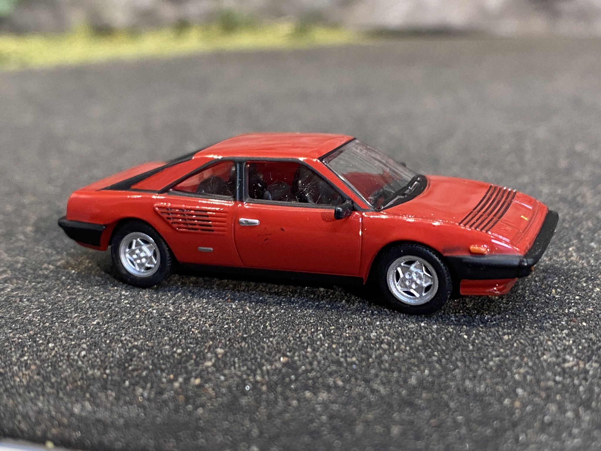 Skala 1/87 - Ferrari Mondial, Röd från PCX87