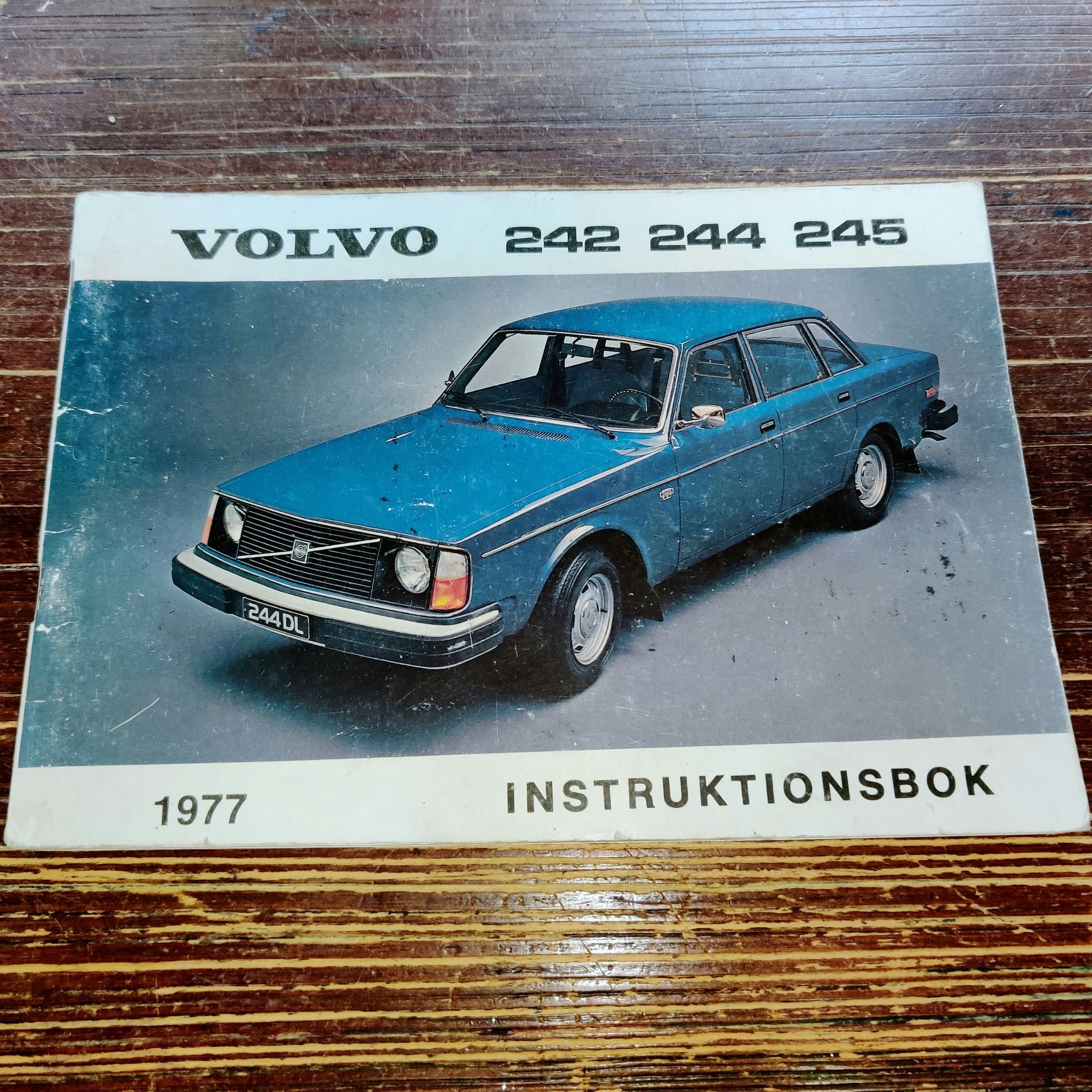Instruktionsbok - Volvo 242, 245, 245 Tryckt 1977
