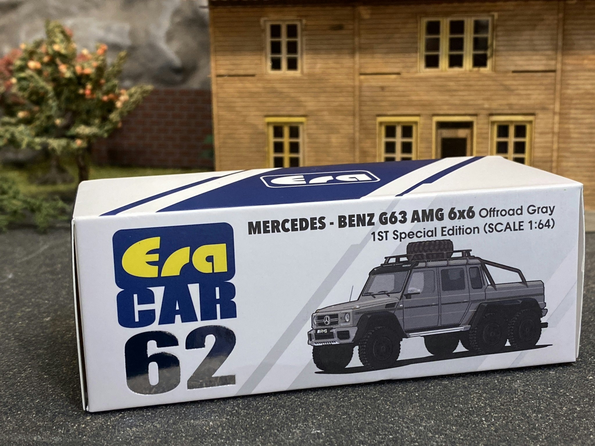 SKROT? Skala 1/64 Mercedes Benz G63 AMG 6x6 1st Sp Ed. Offroad Grå, fr ERA CAR