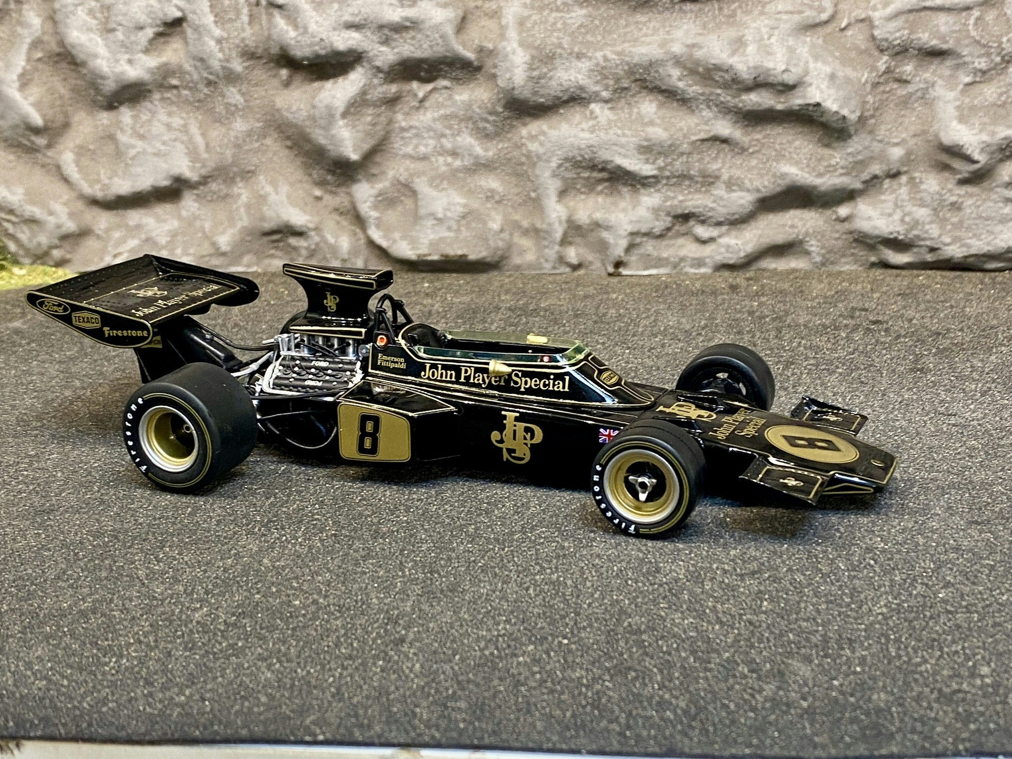 Skala 1/24 Lotus 72D, No.8, formula 1, GP Great Britain E.Fittipaldi fr IXO Models