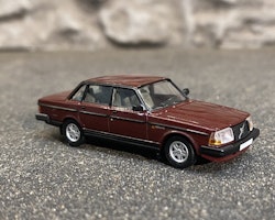 Skala 1/87 - Volvo 240 GL (244), Mörkröd  från PCX87