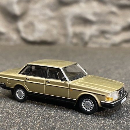 Skala 1/87 - Volvo 240 GL (244), Guldfärgad från PCX87