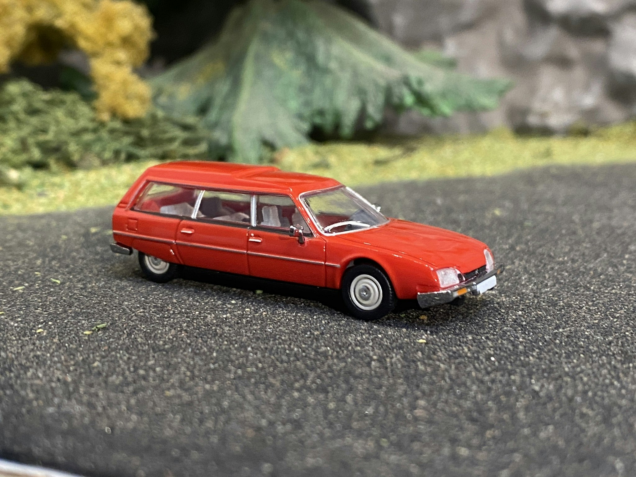 Skala 1/87 - Citroen CX Break, Röd från PCX87