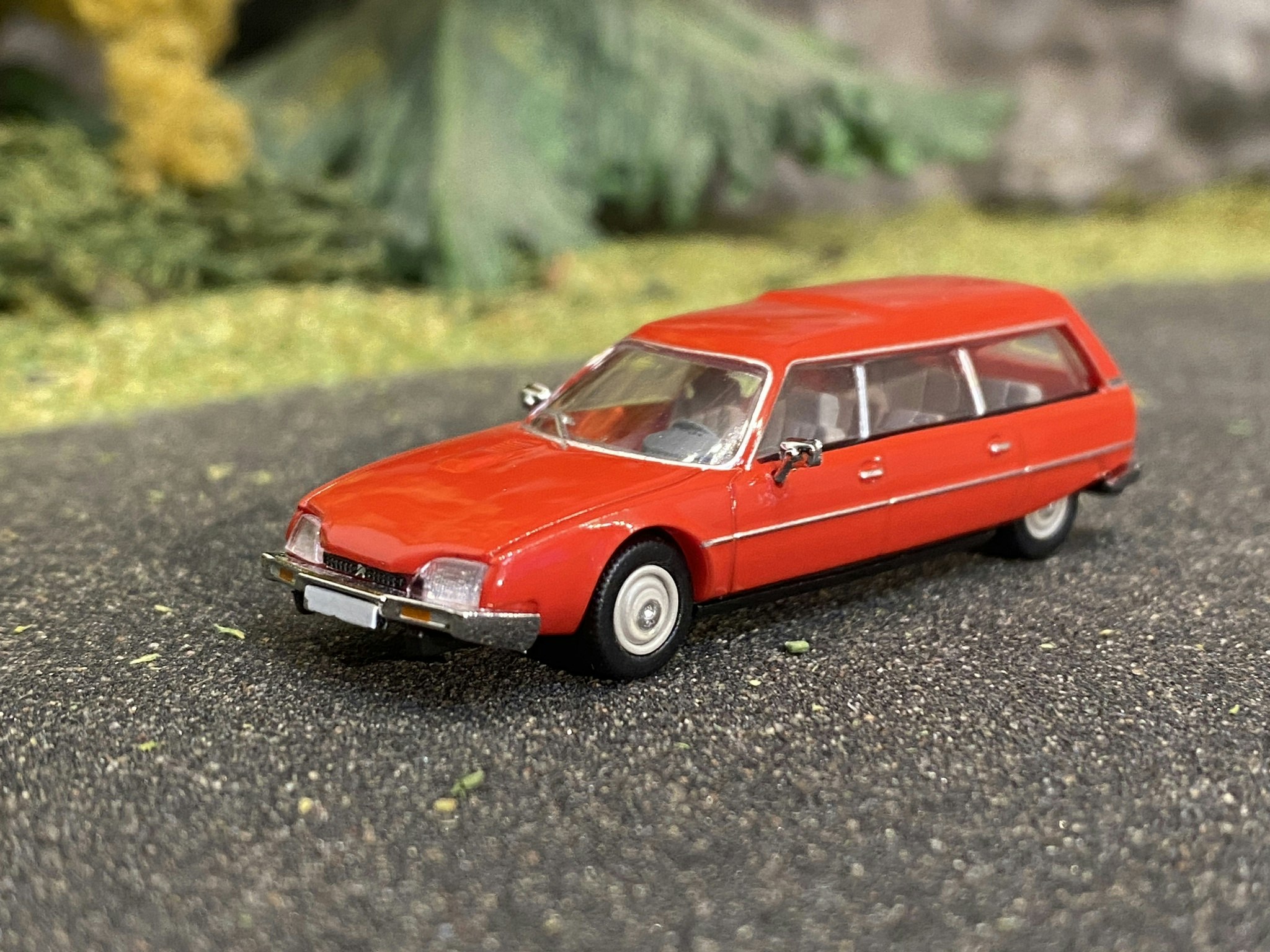 Skala 1/87 - Citroen CX Break, Röd från PCX87