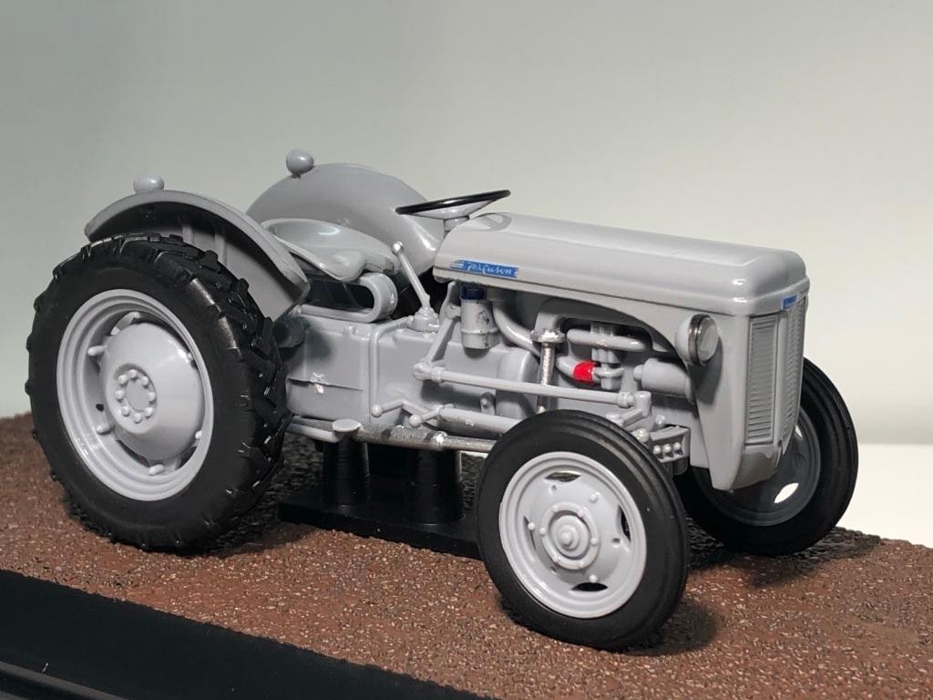 Skala 1/32 Traktor Ferguson TE-20 1953 "Grålle" - Editions Atlas Collection