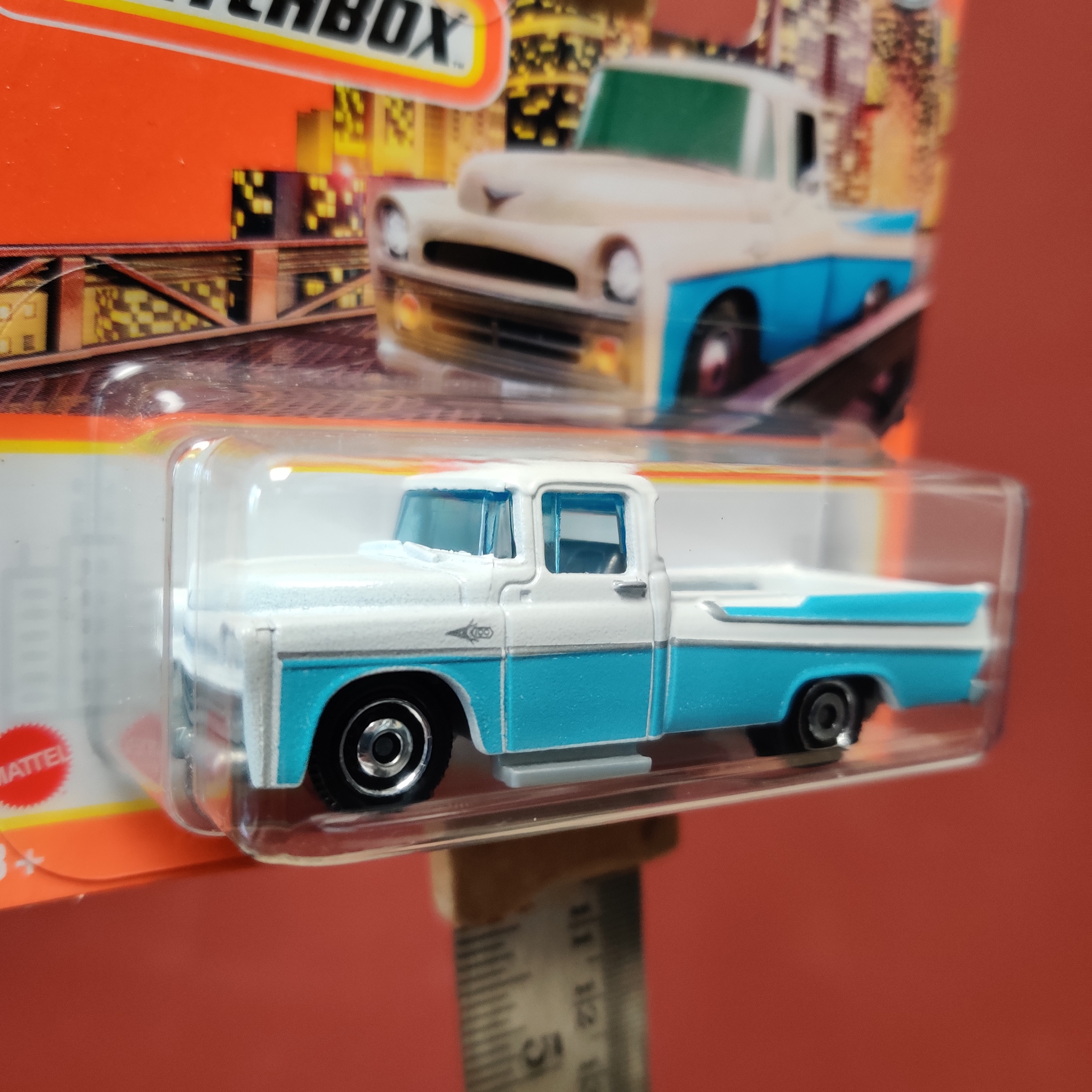 Skala 1/64 Matchbox - Dodge Sweptside Pickup
