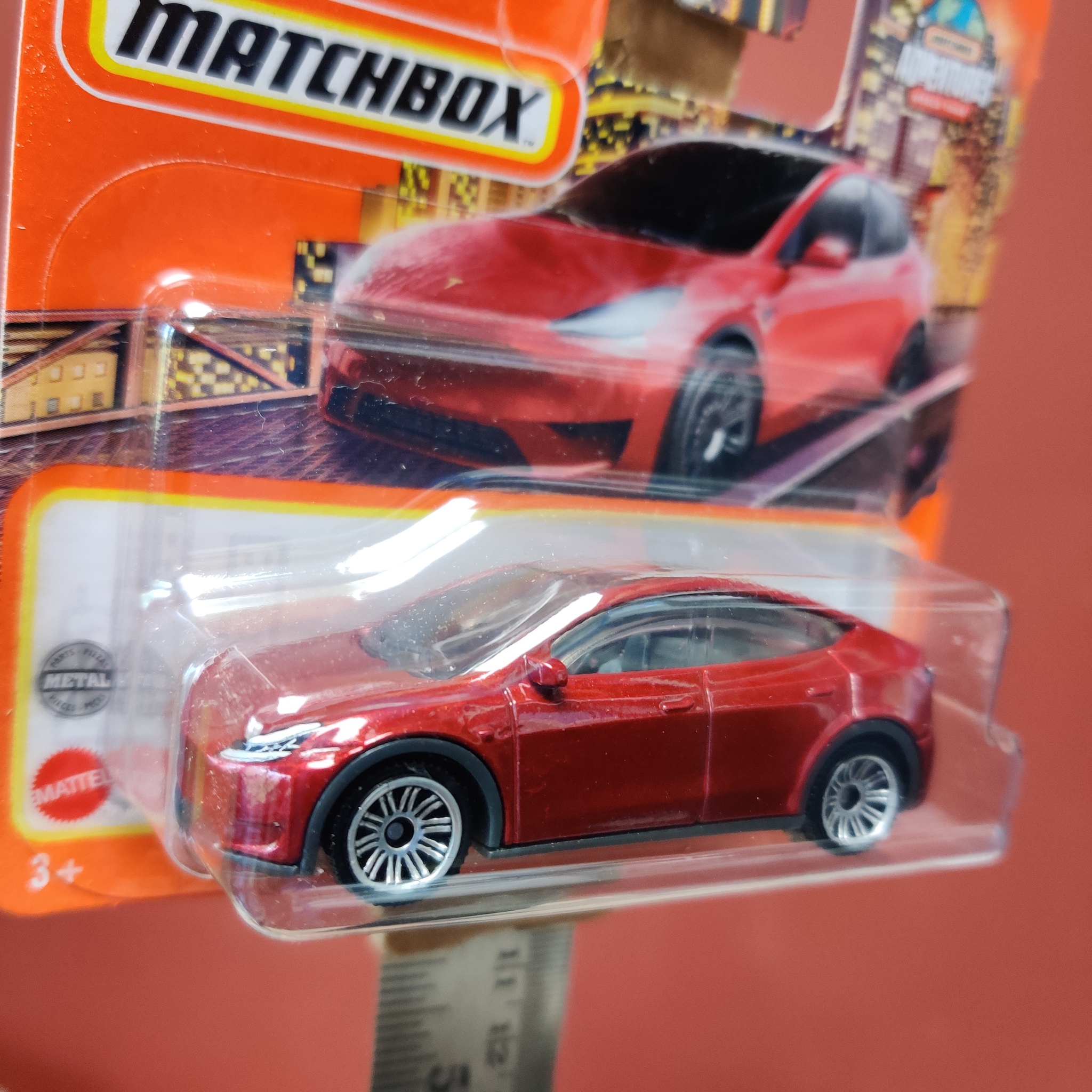 Skala 1/64 Matchbox - Tesla model Y