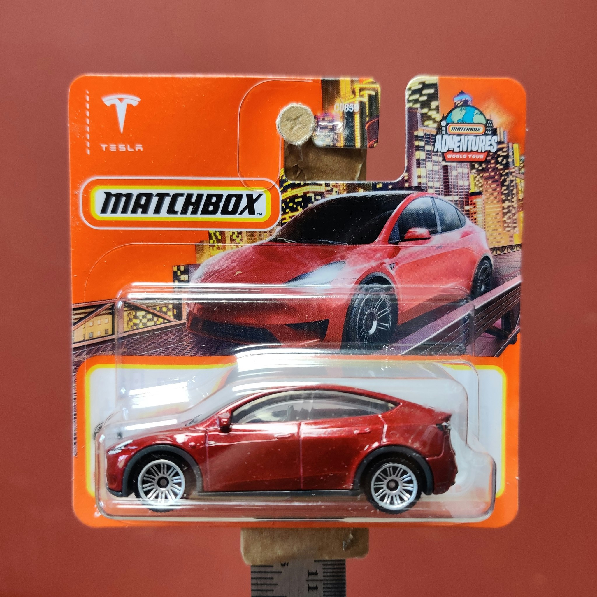 Skala 1/64 Matchbox - Tesla model Y