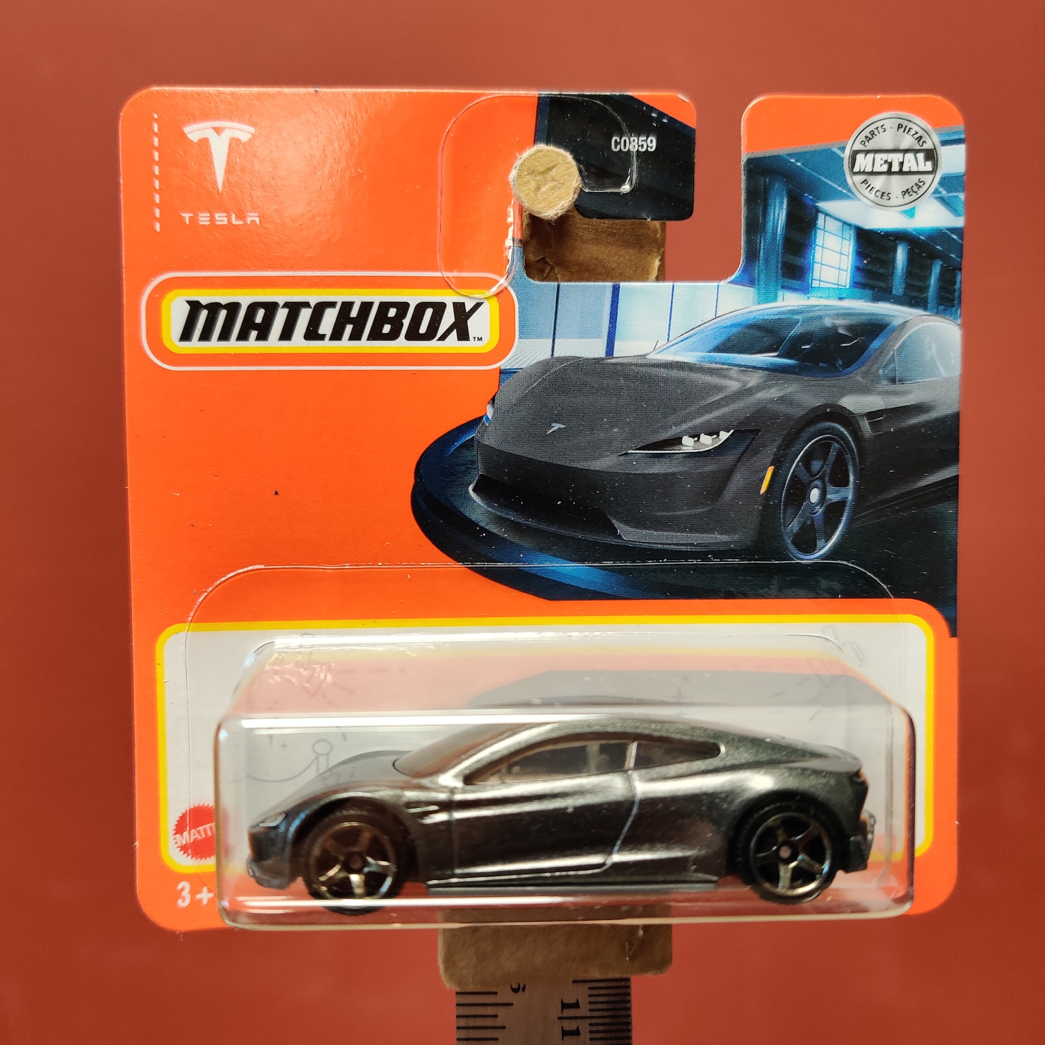 Skala 1/64 Matchbox -Tesla Roadster