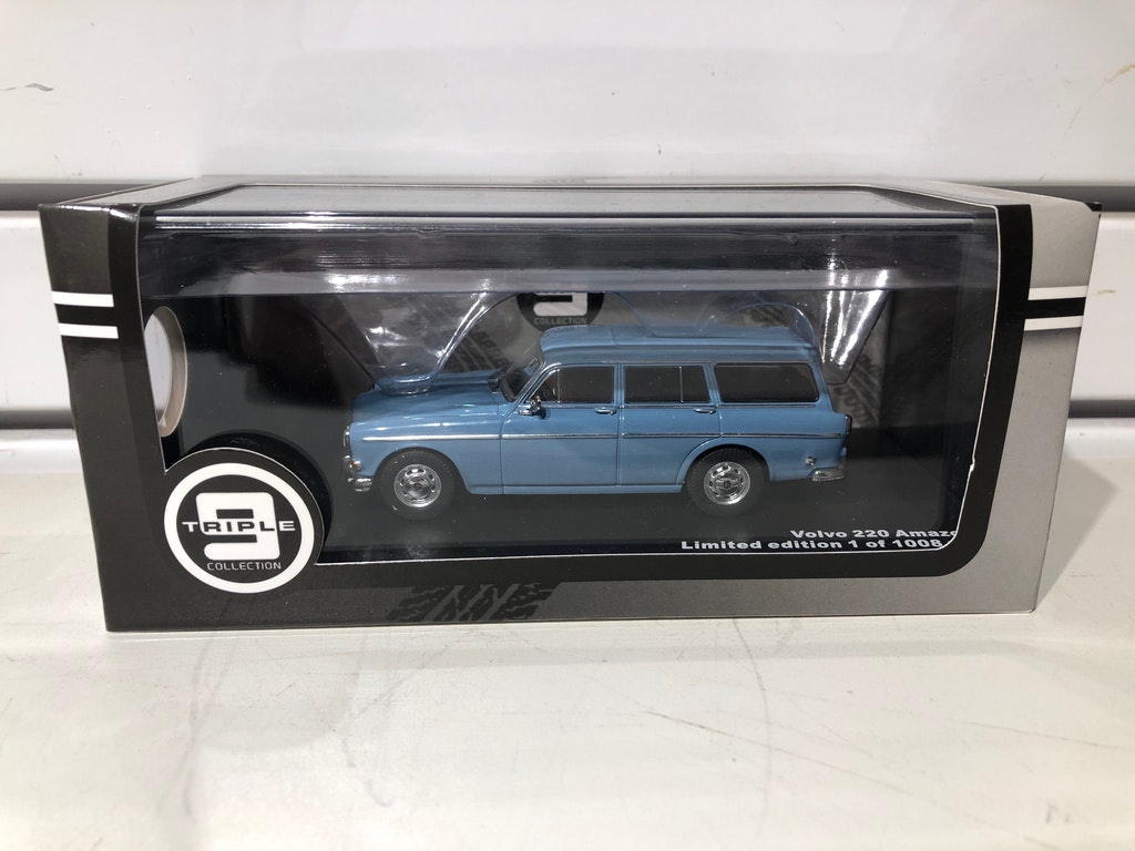 Skala 1/43 Exclusive: VOLVO 220 AMAZON 66' TRIPLE 9 Lim Edition, 1 of 1008 pcs