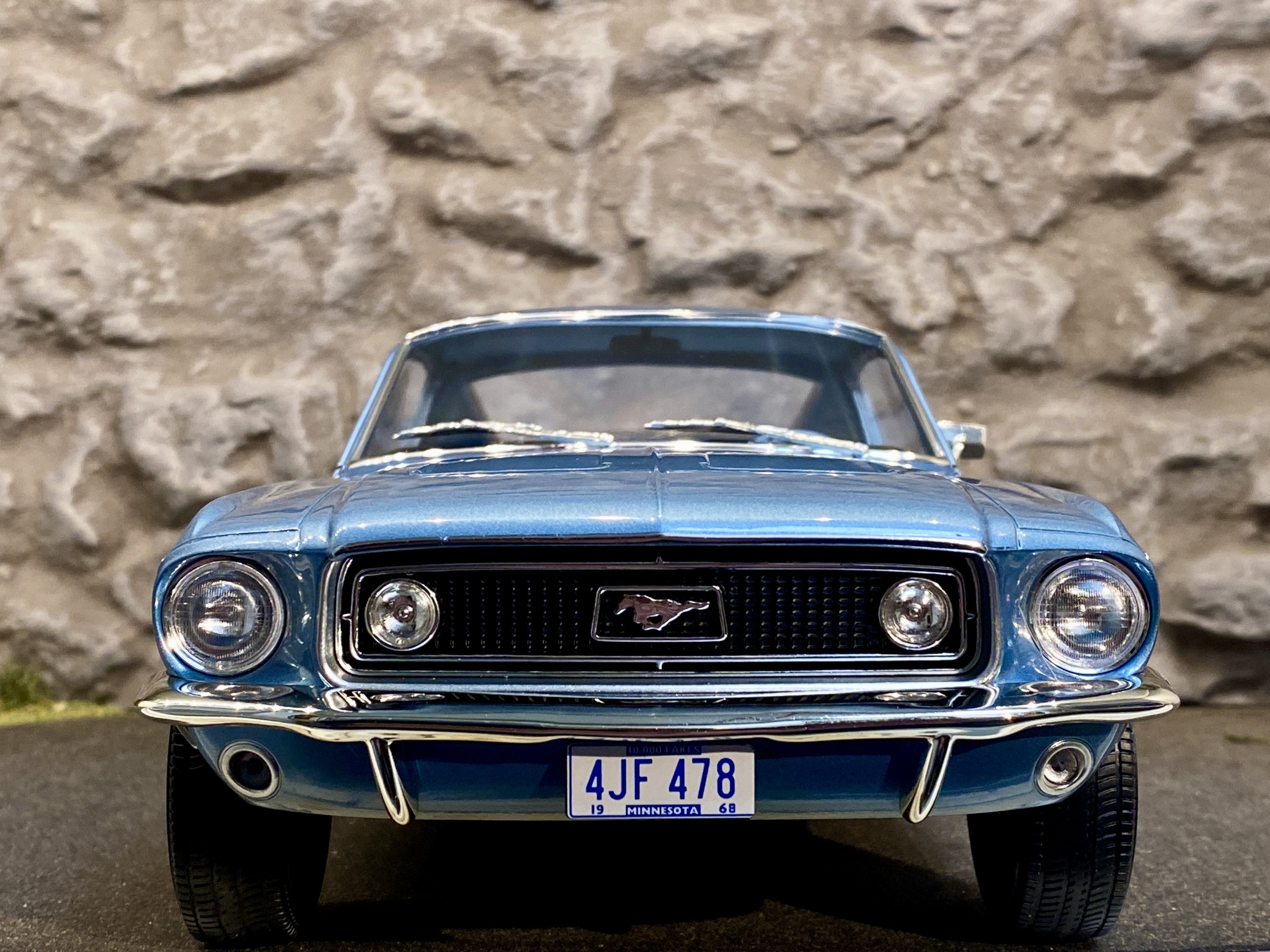 Skala 1/12 Stor & tung Ford Mustang Fastback GT 68' Ljusblå fr Norev