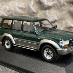 Skala 1/43 - Mycket fin Toyota Land Cruiser LC80 - 1992 Grön/Silver från First:43