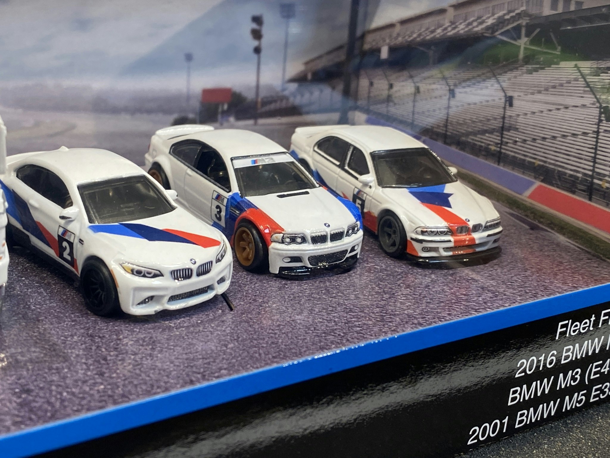 Skala 1/64 Hot Wheels PREMIUM - Real Riders - BMW 4 fordon, Lastbil, M2, M3 & M5