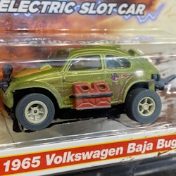 Skala 1/64 Bil för Bilbana, 1965 volkswagen Baja Bug Xtraction från Auto World