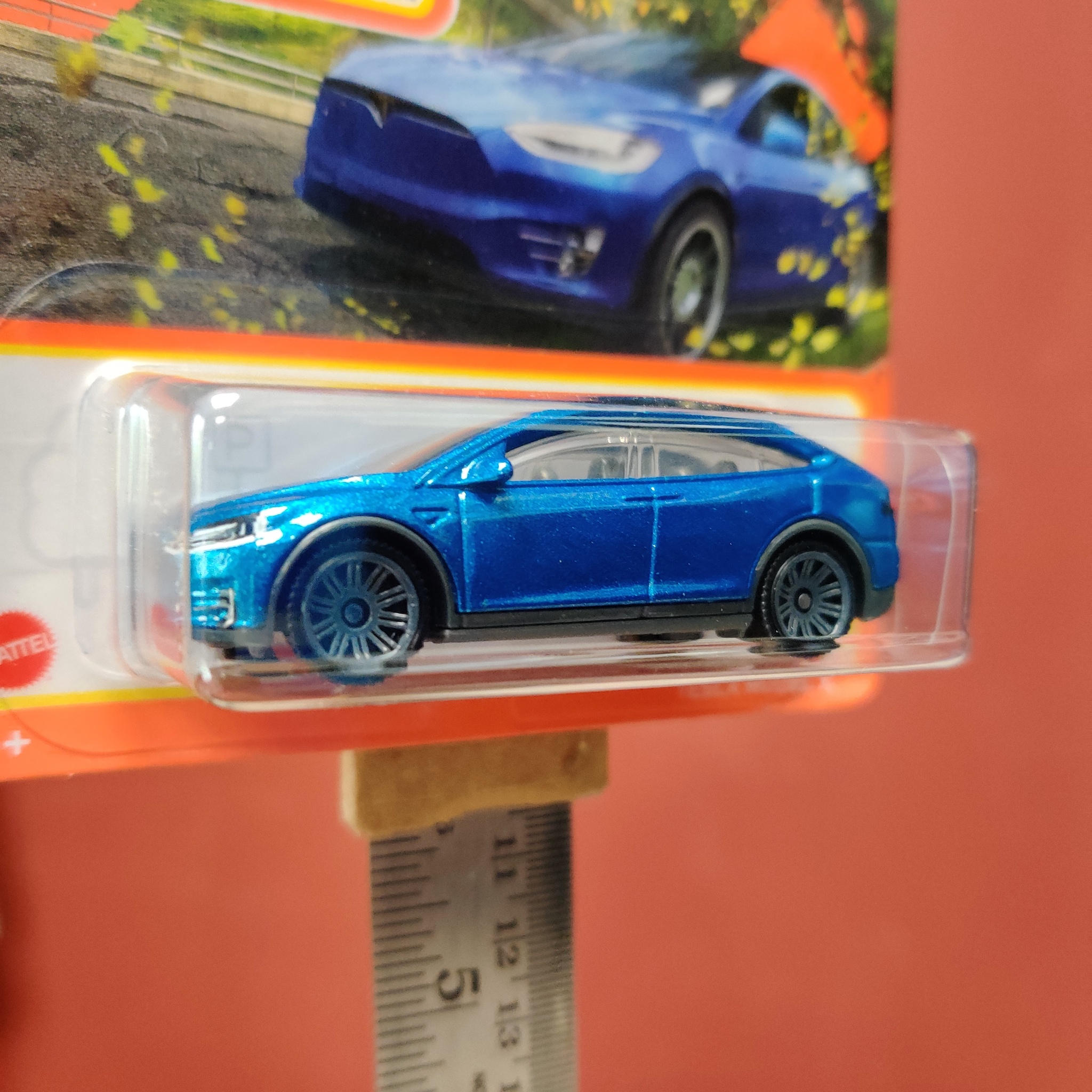 Skala 1/64 Matchbox - Tesla model X
