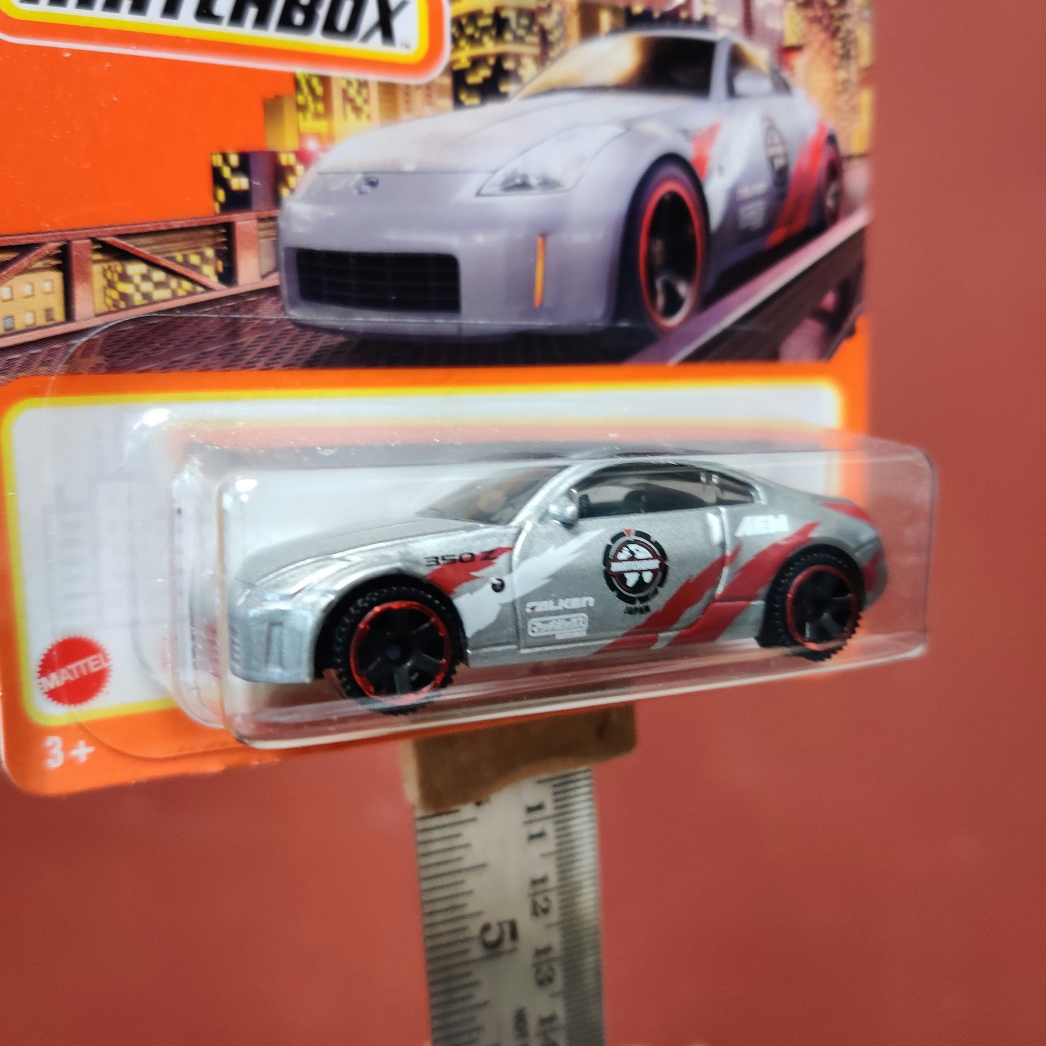 Skala 1/64 Matchbox - Nissan 350Z 2003