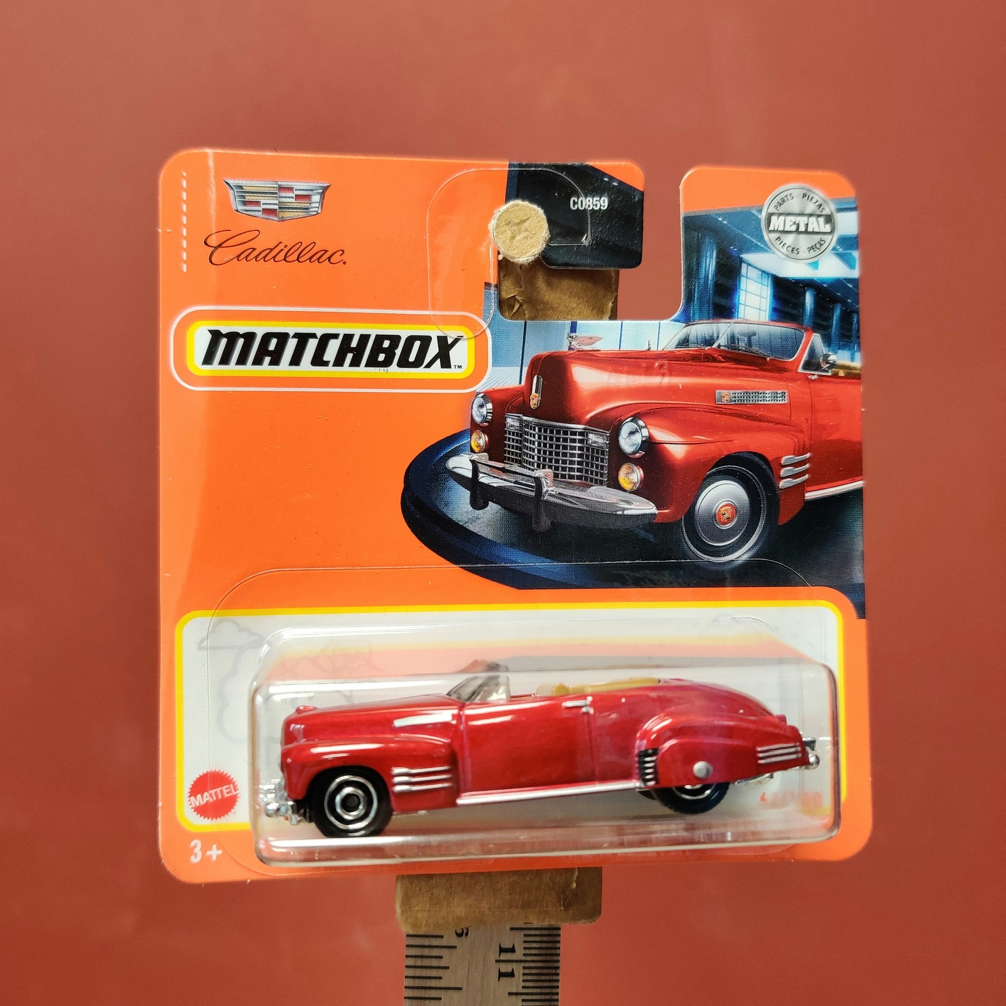 Skala 1/64 Matchbox - Cadillac Series 62 Convertible Coupé 1941