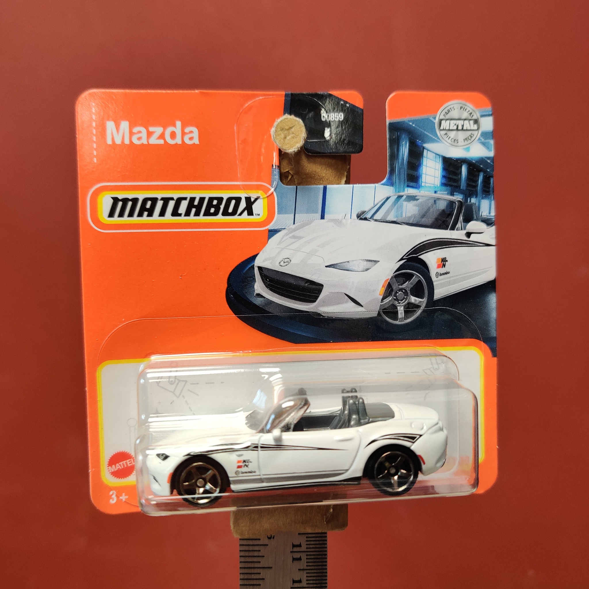 Skala 1/64 Matchbox - MAZDA MX-5 Miata 2015