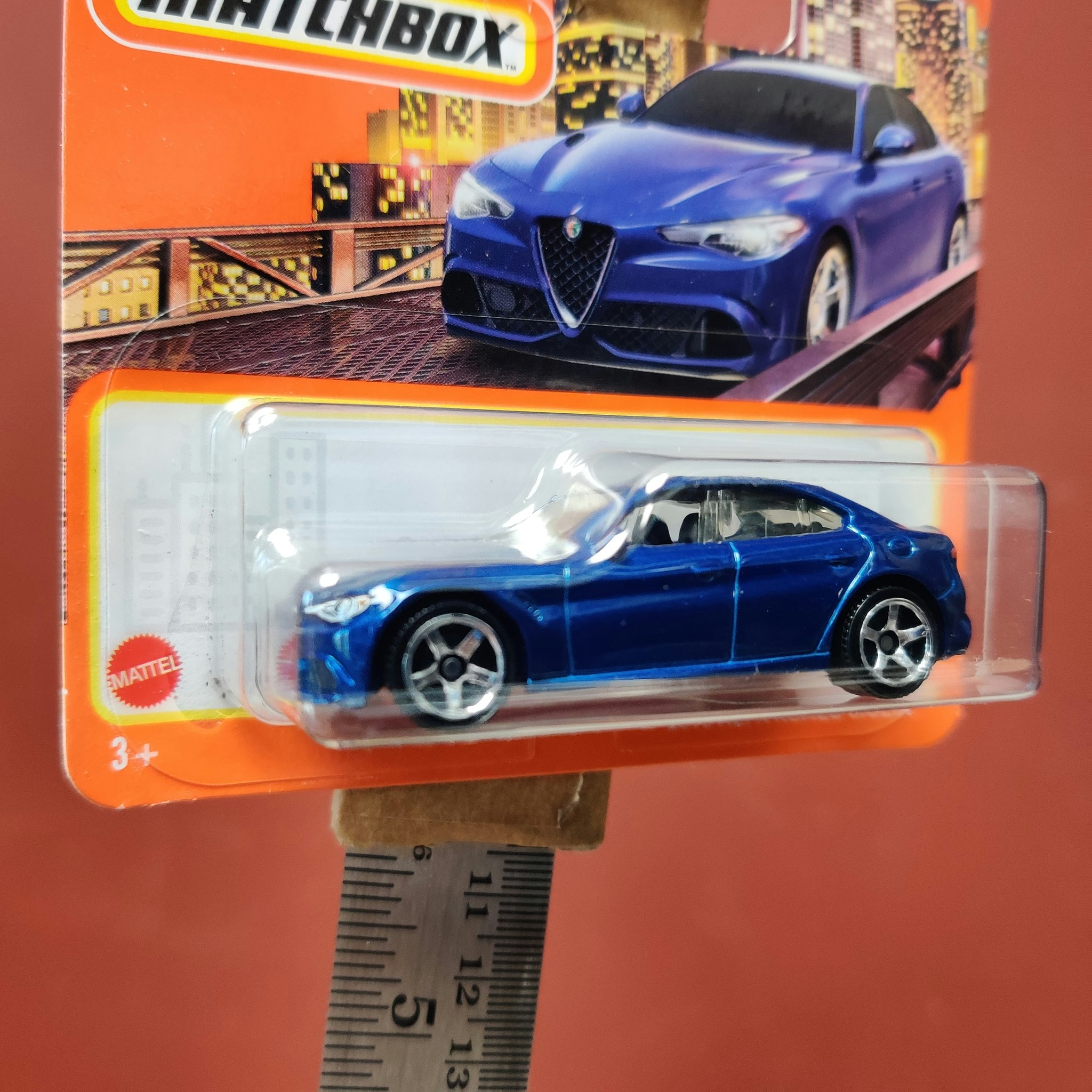 Skala 1/64 Matchbox - Alfa Romeo Giulia 2016