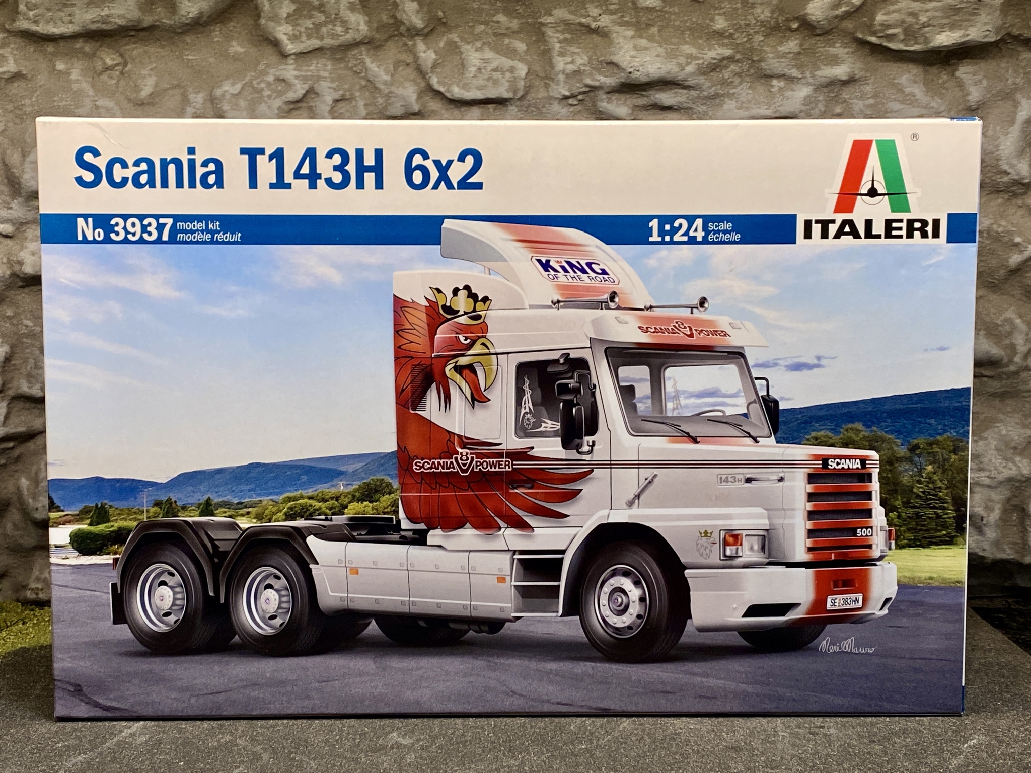Skala 1/24 Byggmodell: Scania T143H 6x2 från Italeri