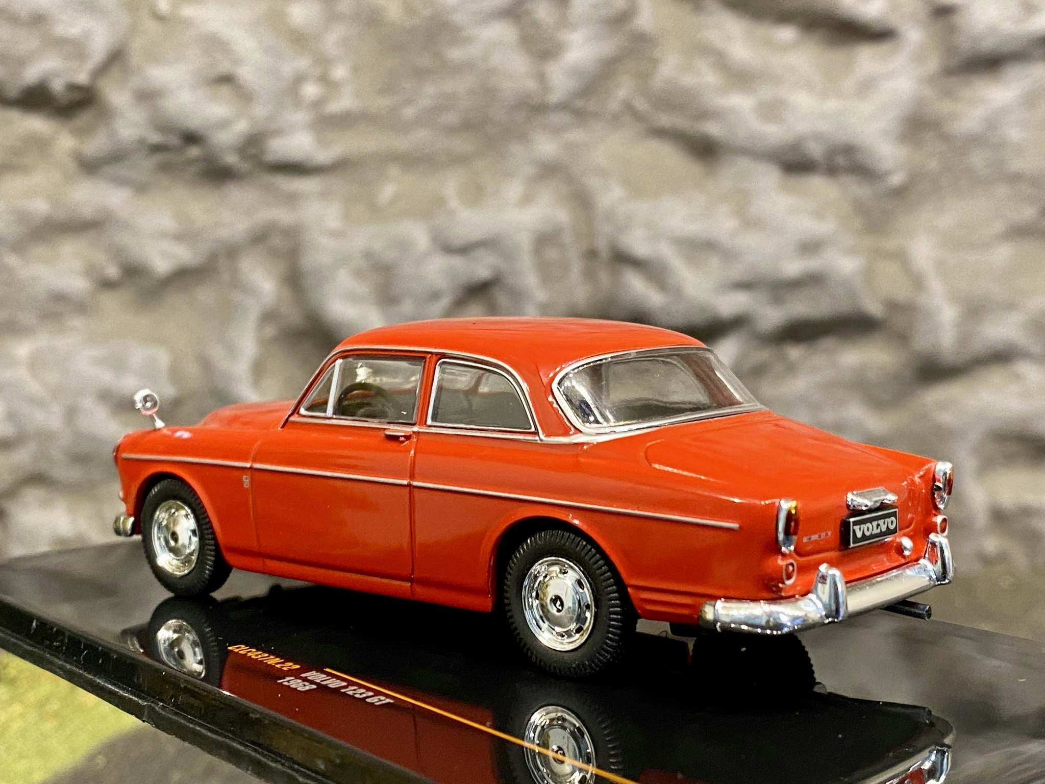 Skala 1/43, Volvo Amazon 123 GT 1968, Röd från IXO Models