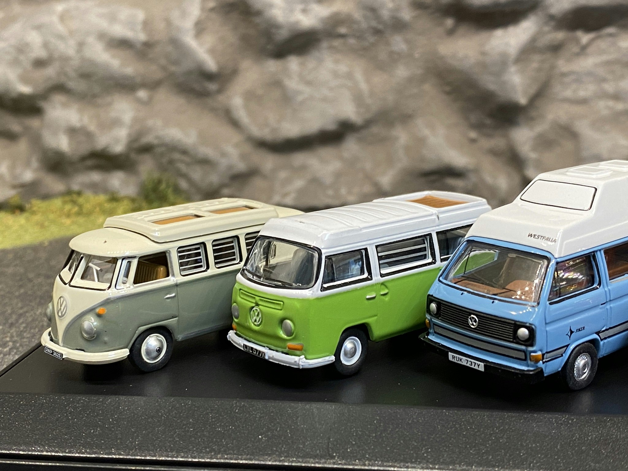 Skala 1/76 Volkswagen Camper Set, 5 Generationer av T1, T2, T3, T4 & T5 från Oxford