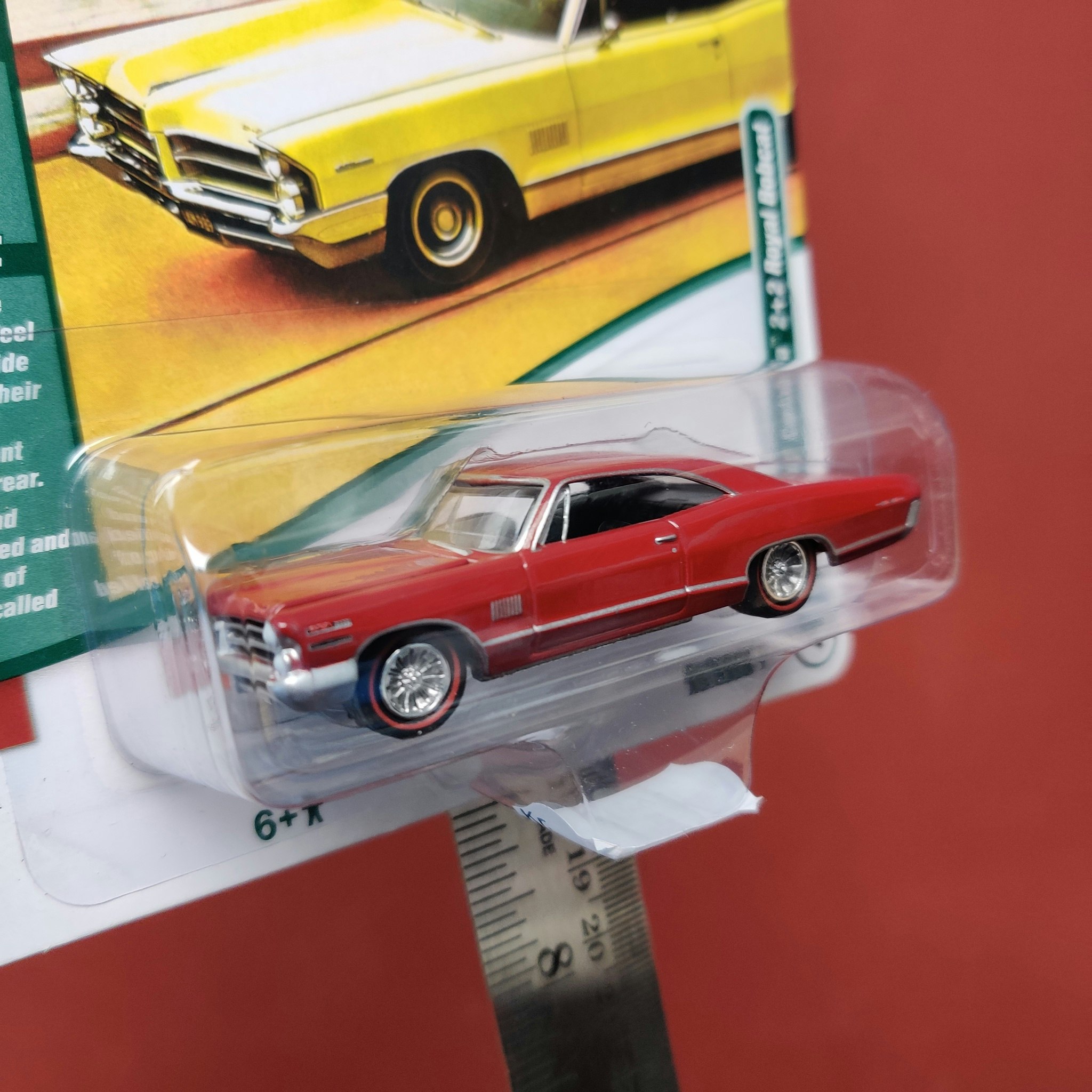 Skala 1/64 - Pontiac Catalina 2+2 Royal Bobcat 65' Rel.1.Ver.B från Johnny Lightning