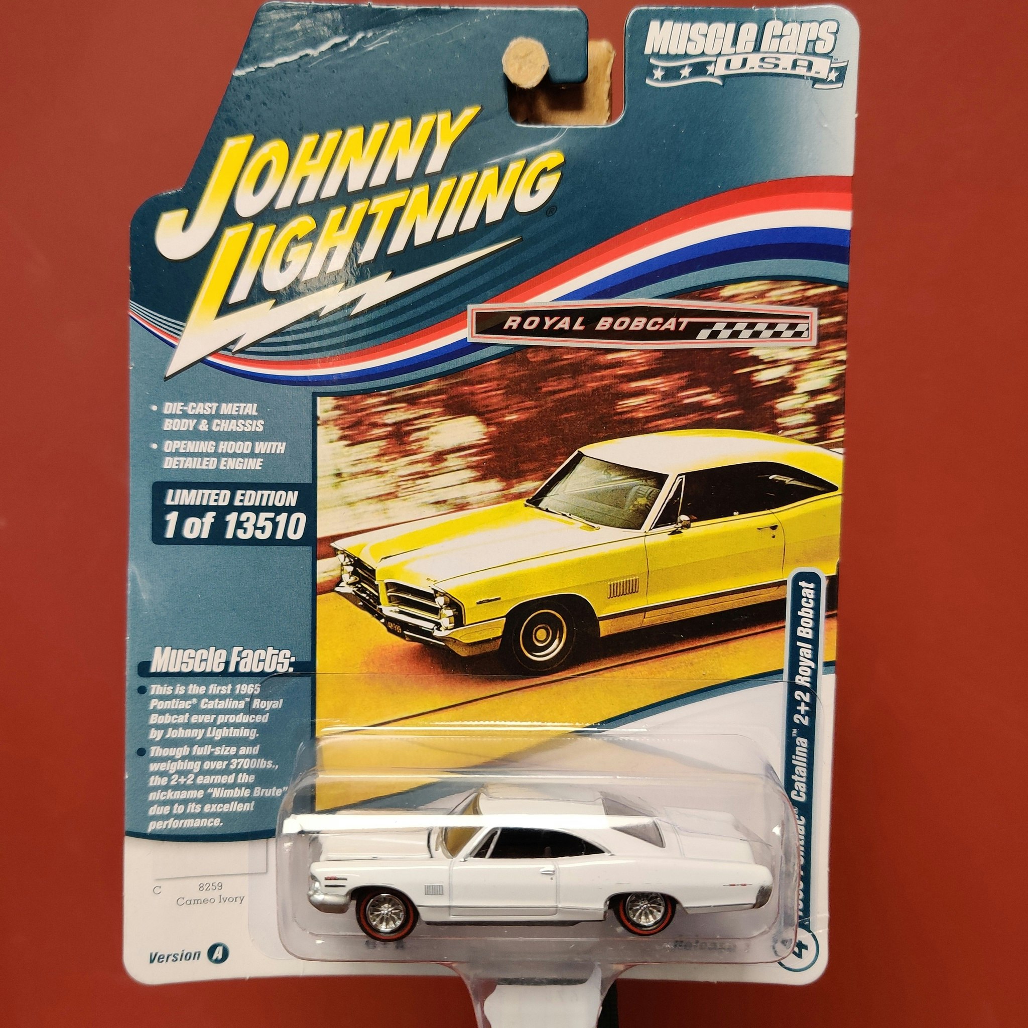 Skala 1/64 - Pontiac Catalina 2+2 Royal Bobcat 65' Rel.1.Ver.A från Johnny Lightning