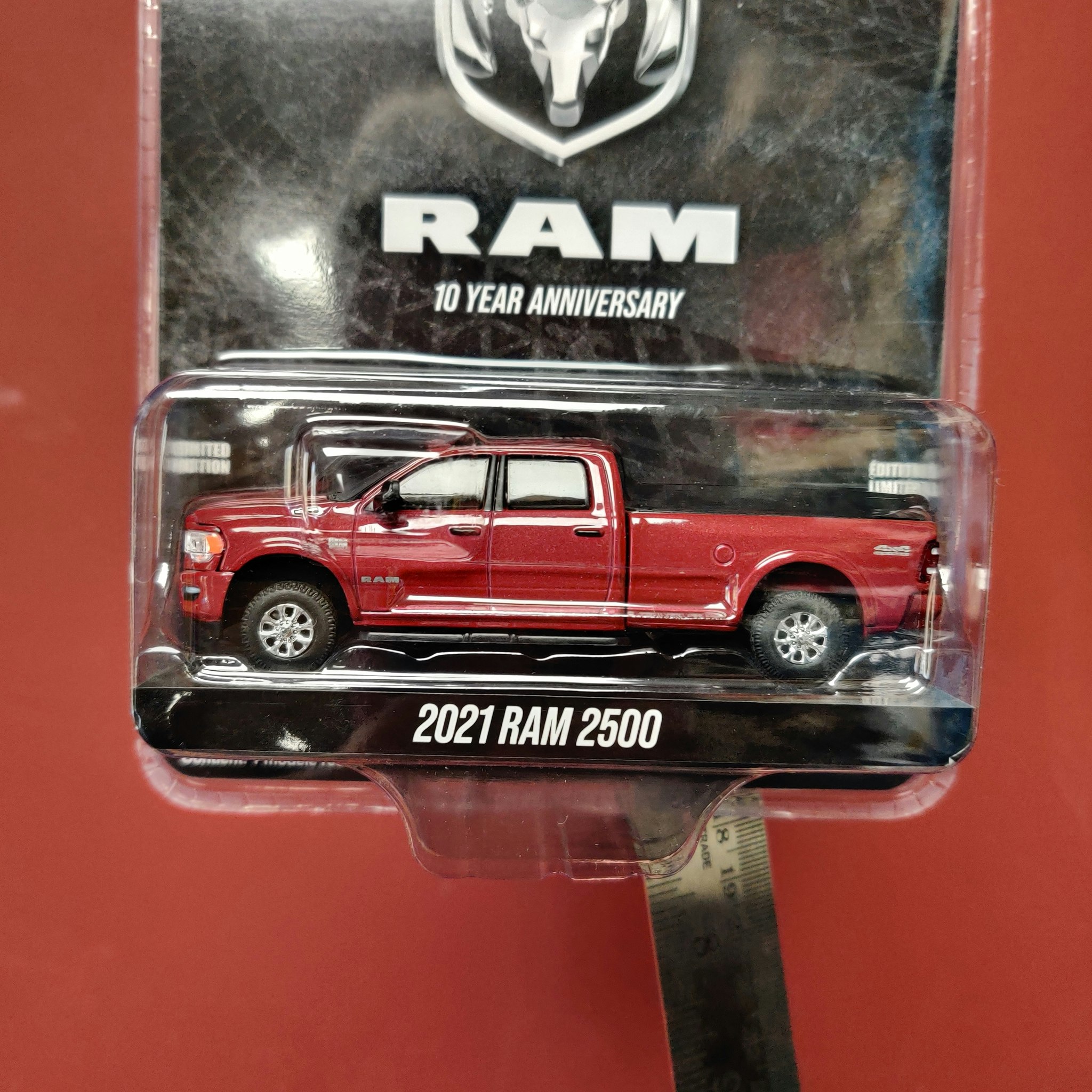 Skala 1/64 RAM 2500 21' - "RAM 10 years Anniversary" från Greenlight