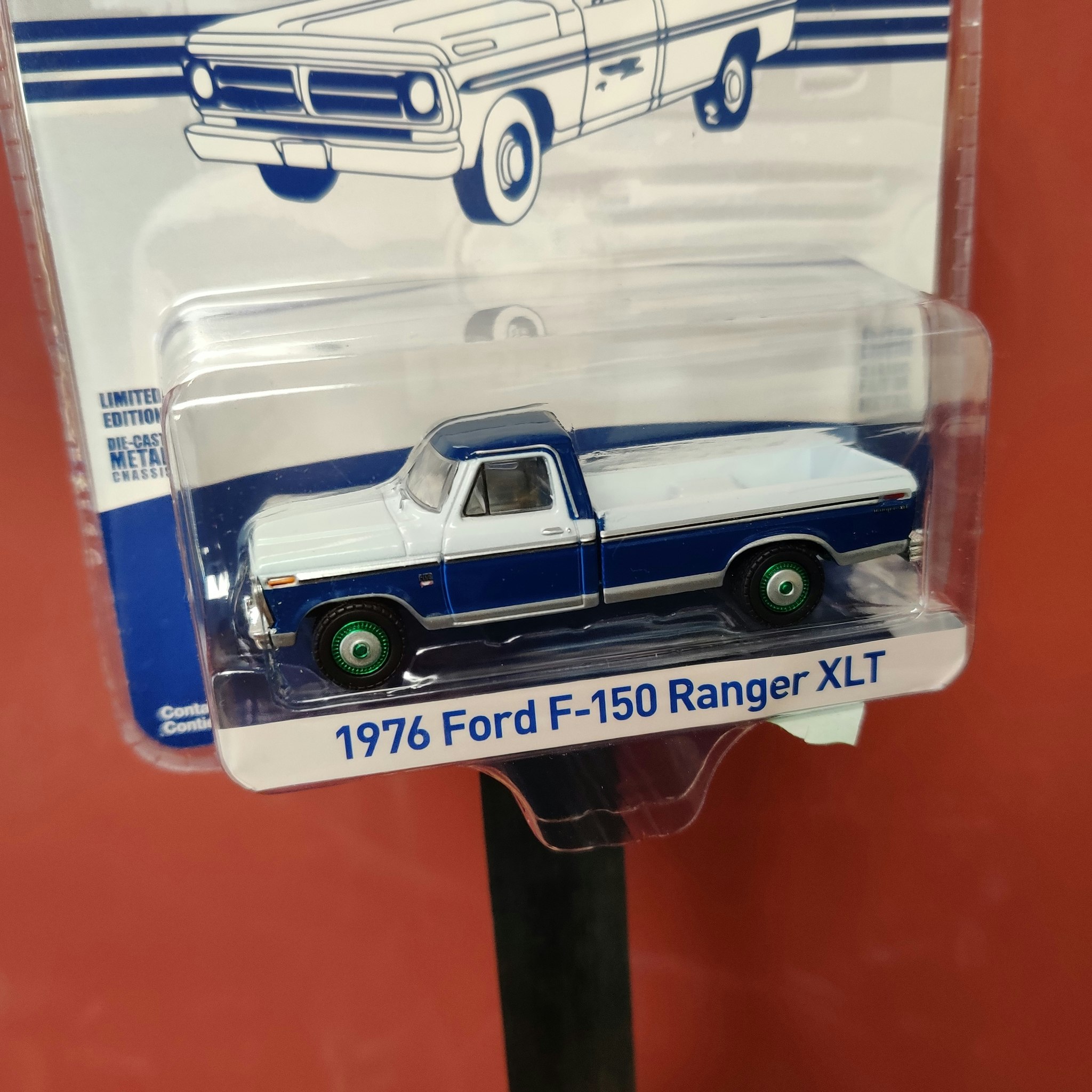 Skala 1/64 Ford F-150 Ranger XLT 76' - "Ford Trucks 100 years Anniversary" från Greenlight